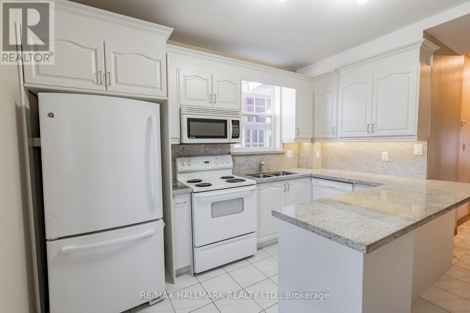 Main - 180 Lansdowne Avenue, Toronto, Ontario  M6K 2V9 - Photo 7 - W12449999