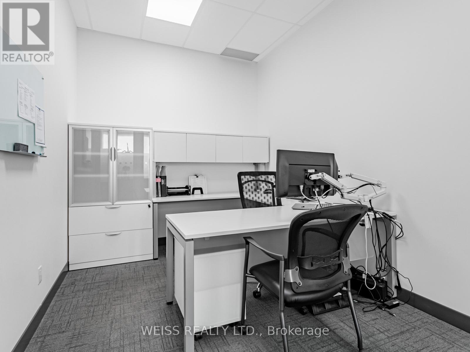 2199 Dunwin Drive, Mississauga, Ontario  L5L 1X2 - Photo 13 - W12450004