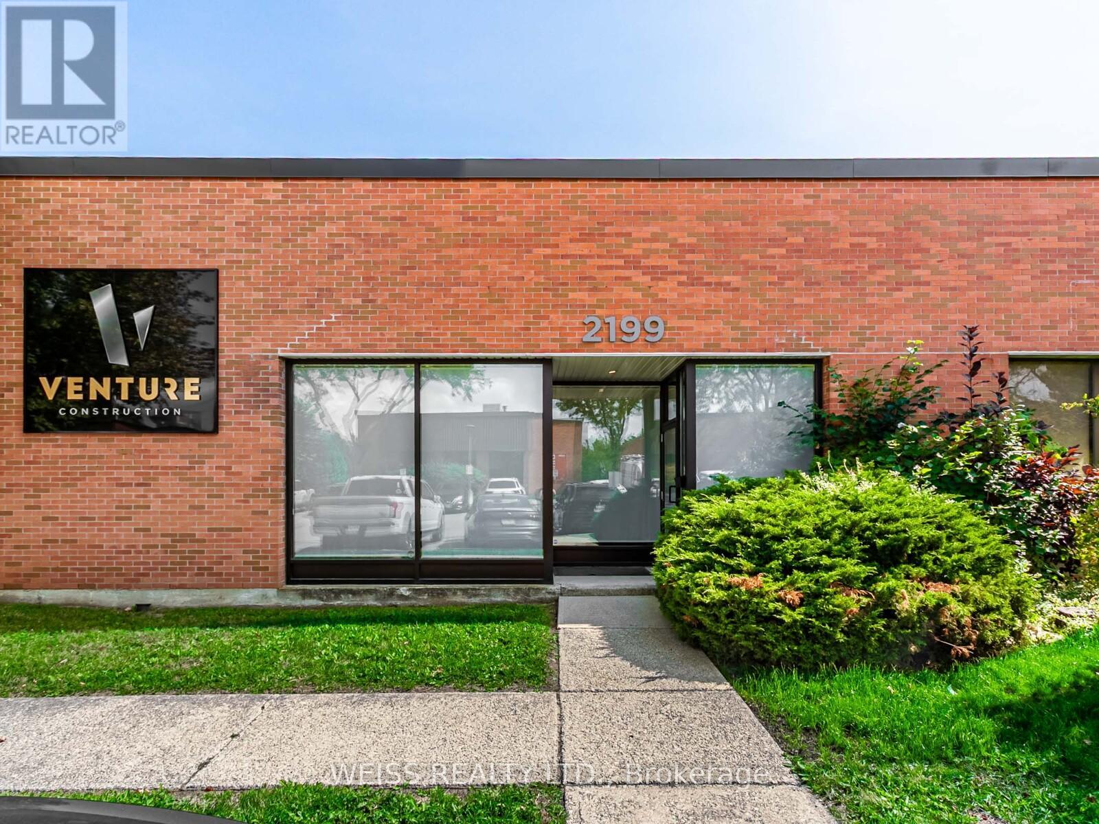 2199 Dunwin Drive, Mississauga, Ontario  L5L 1X2 - Photo 2 - W12450004