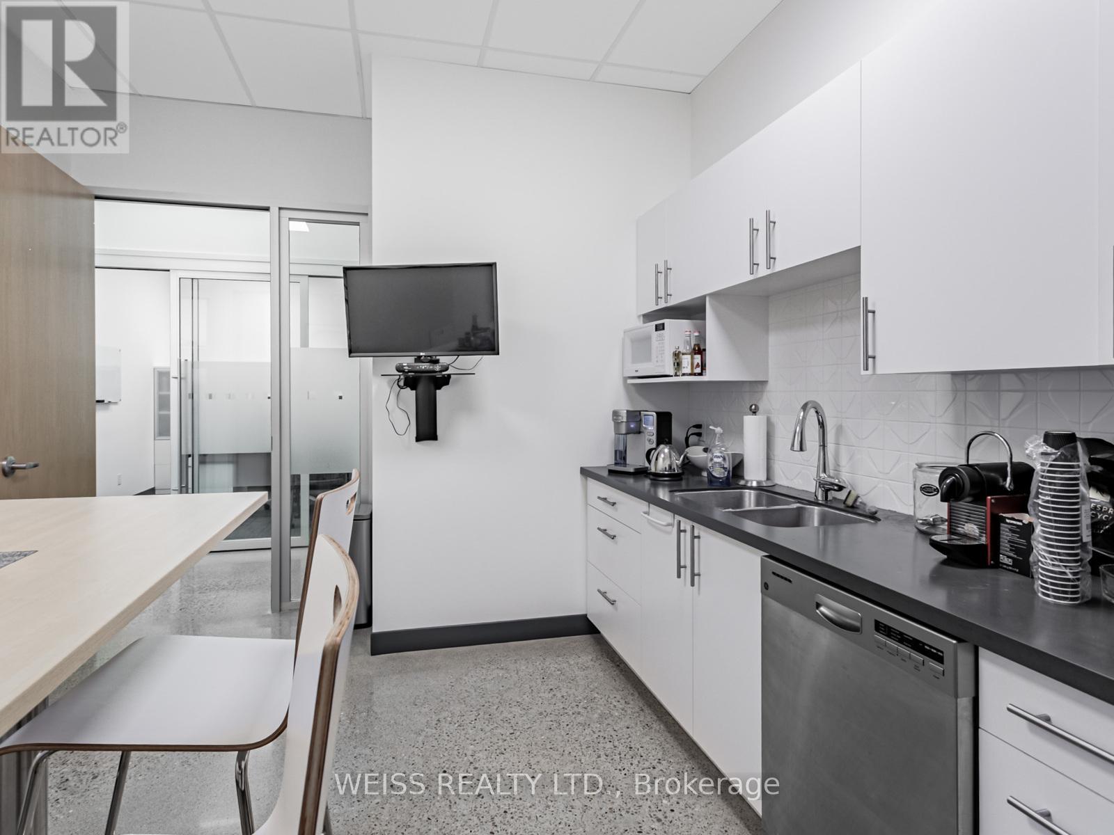 2199 Dunwin Drive, Mississauga, Ontario  L5L 1X2 - Photo 23 - W12450004