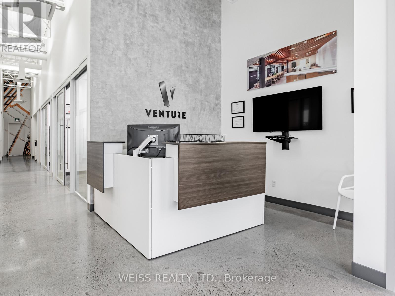 2199 Dunwin Drive, Mississauga, Ontario  L5L 1X2 - Photo 4 - W12450004