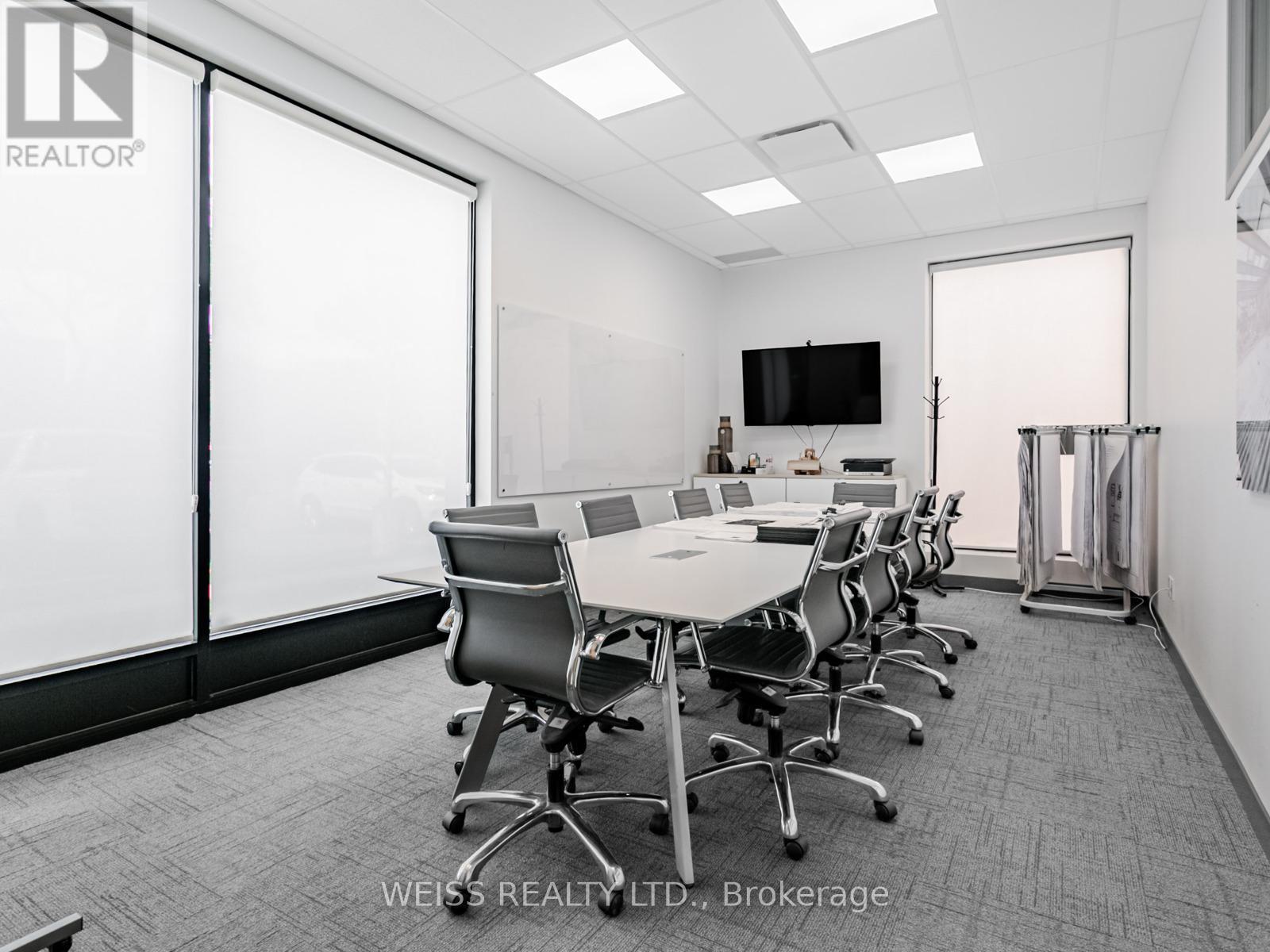 2199 Dunwin Drive, Mississauga, Ontario  L5L 1X2 - Photo 5 - W12450004