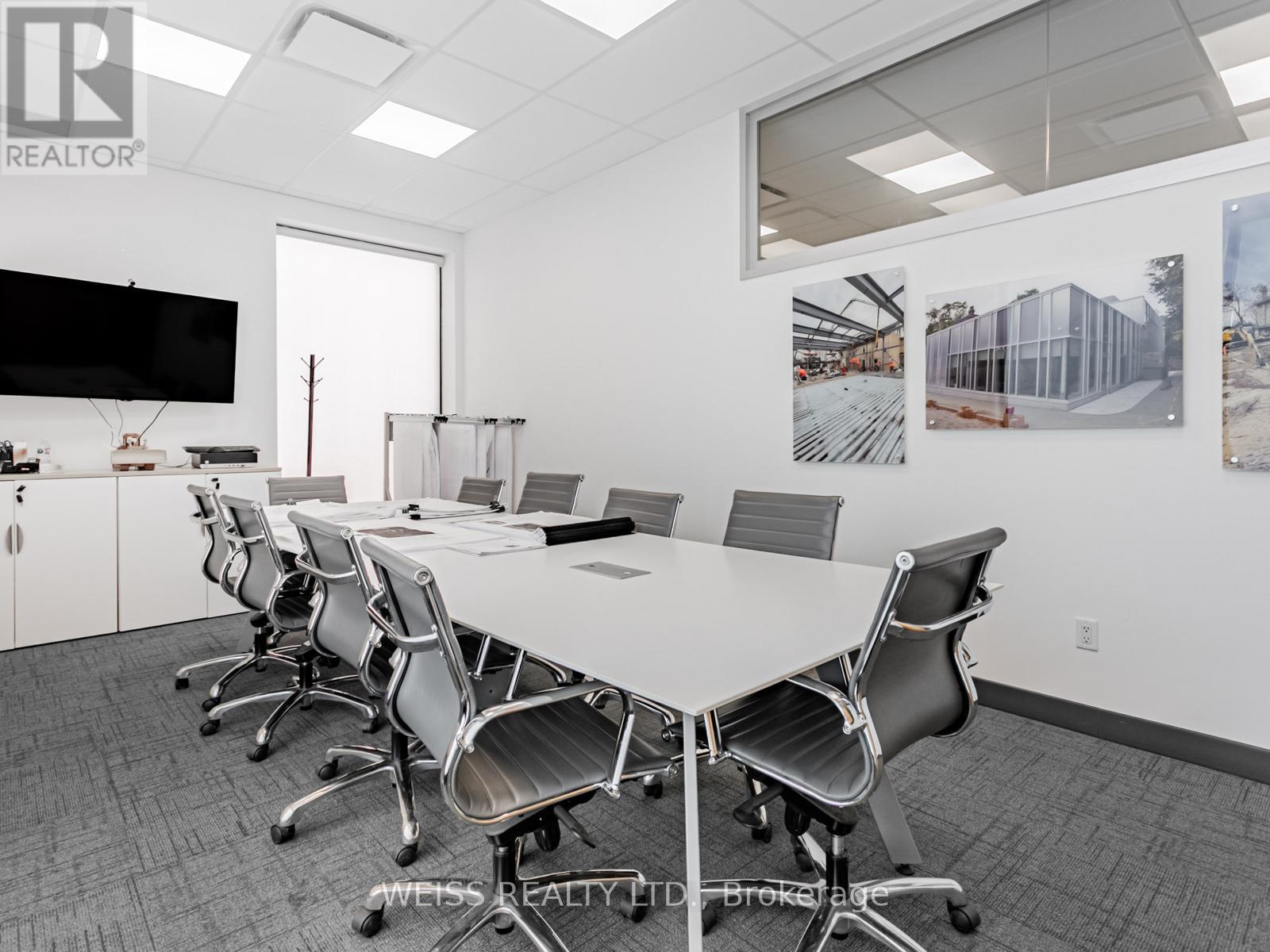 2199 Dunwin Drive, Mississauga, Ontario  L5L 1X2 - Photo 6 - W12450004