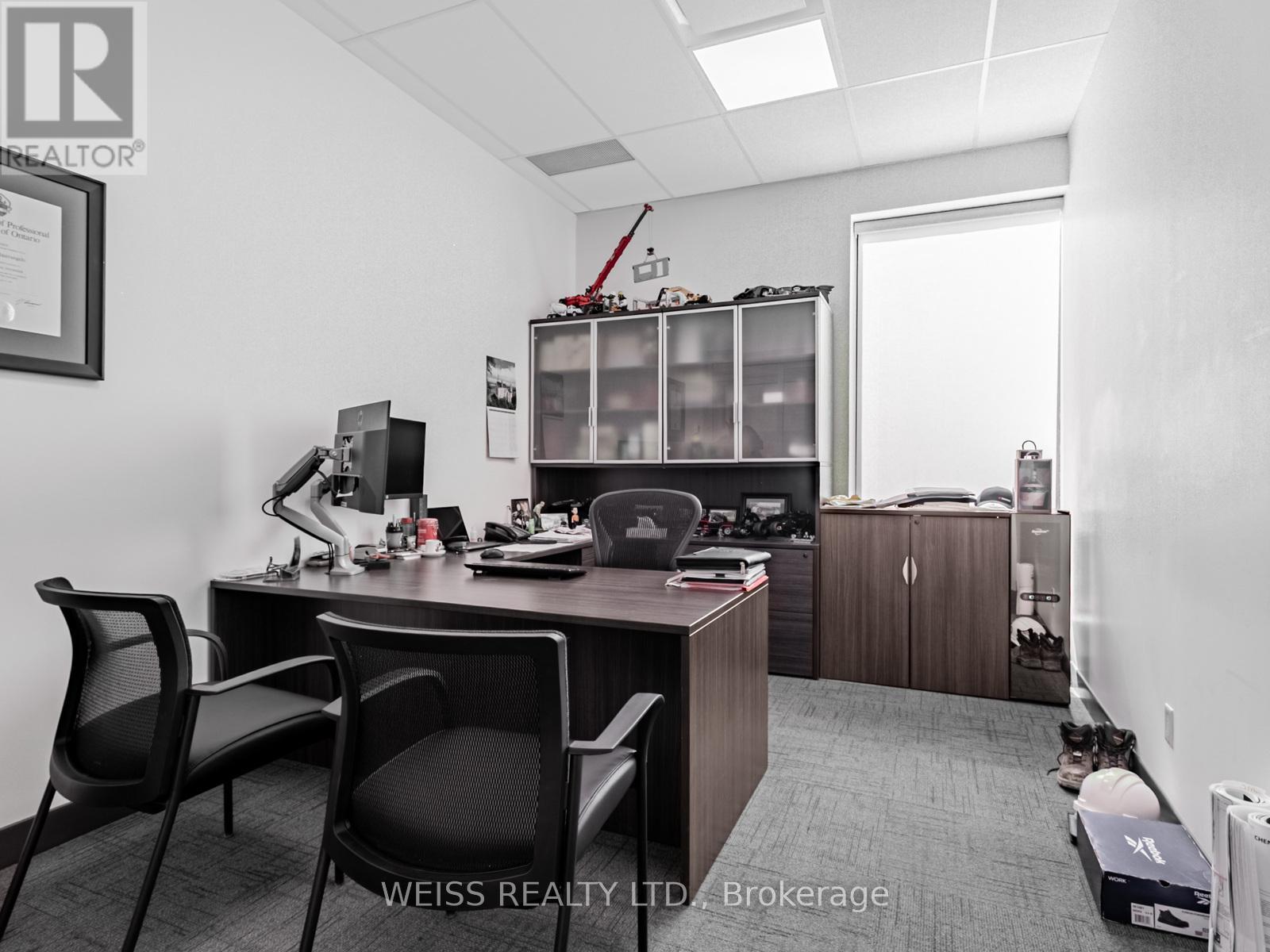 2199 Dunwin Drive, Mississauga, Ontario  L5L 1X2 - Photo 8 - W12450004