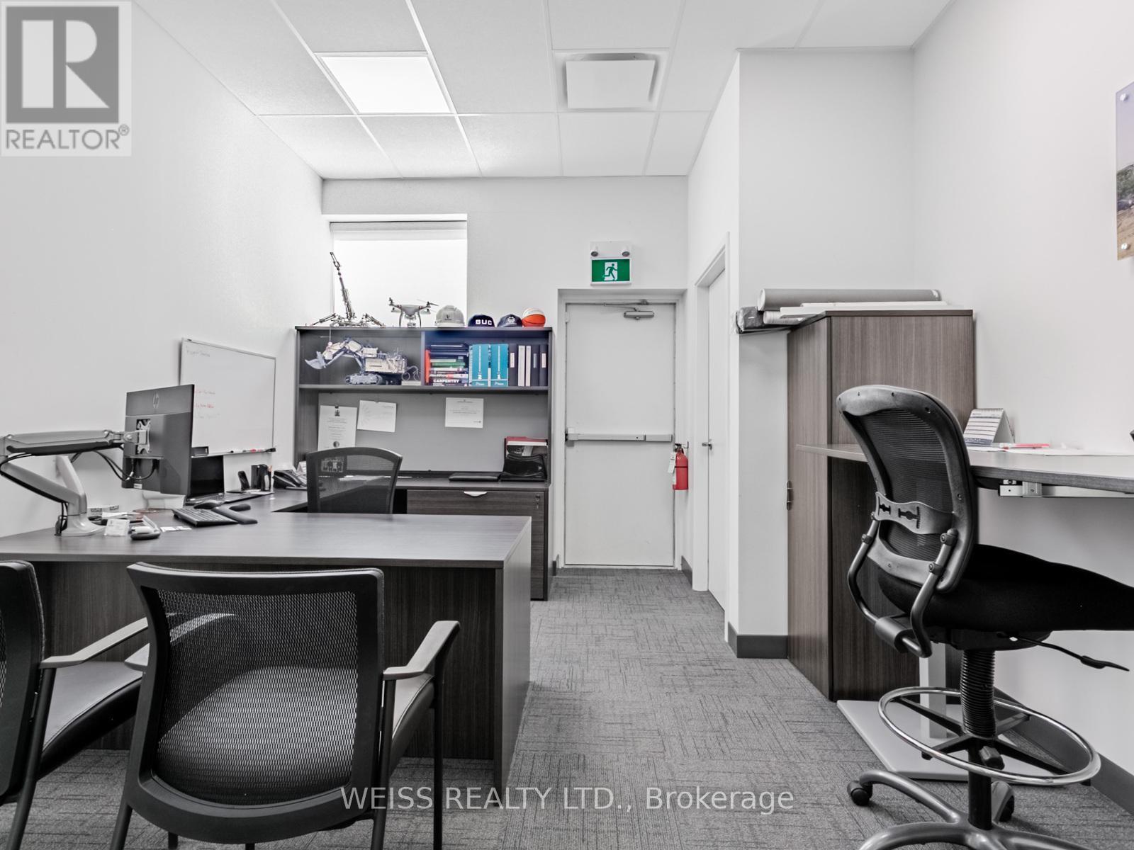 2199 Dunwin Drive, Mississauga, Ontario  L5L 1X2 - Photo 9 - W12450004