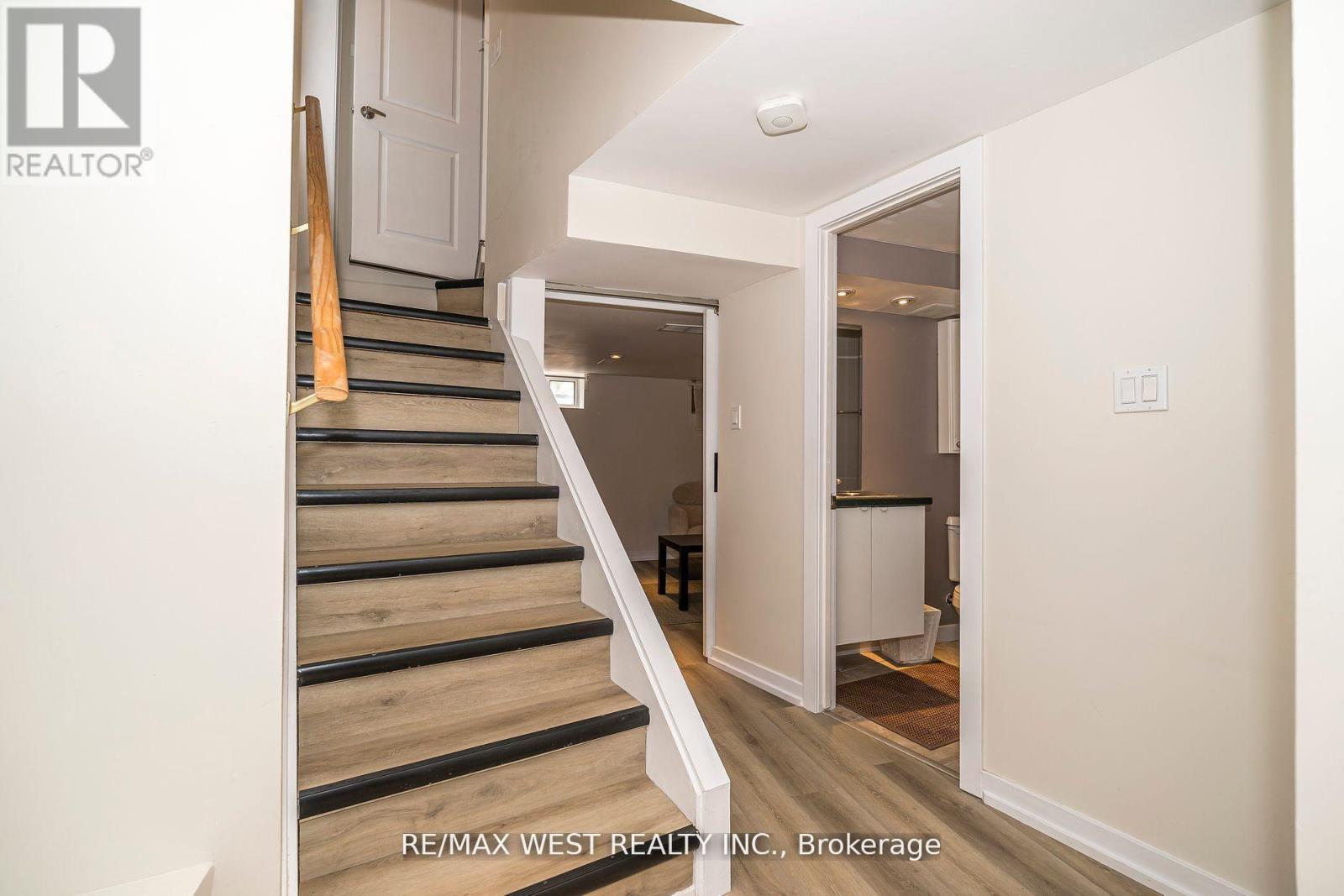 111 Hay Avenue, Toronto, Ontario  M8Z 1G3 - Photo 40 - W12450005