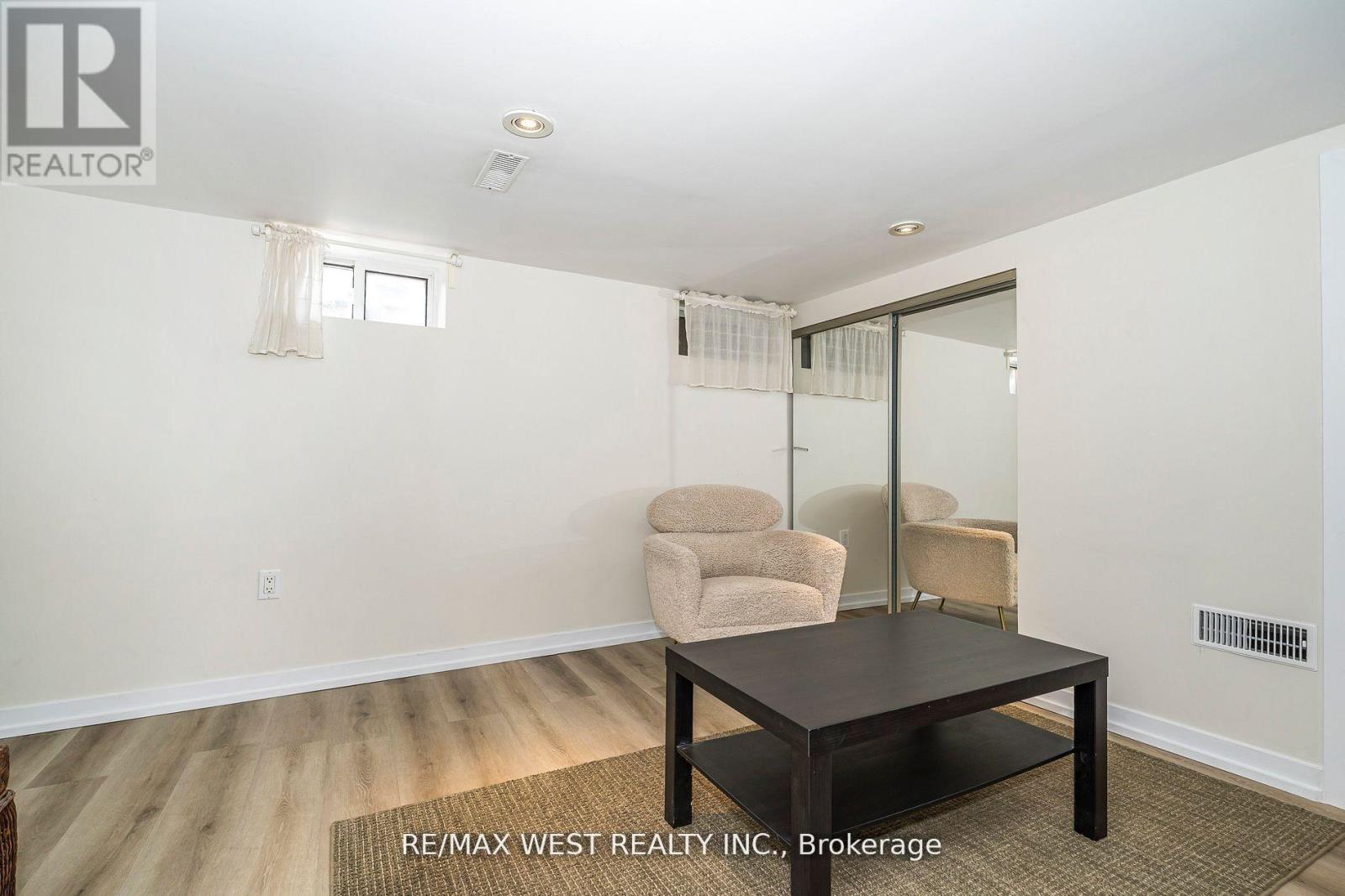 111 Hay Avenue, Toronto, Ontario  M8Z 1G3 - Photo 41 - W12450005