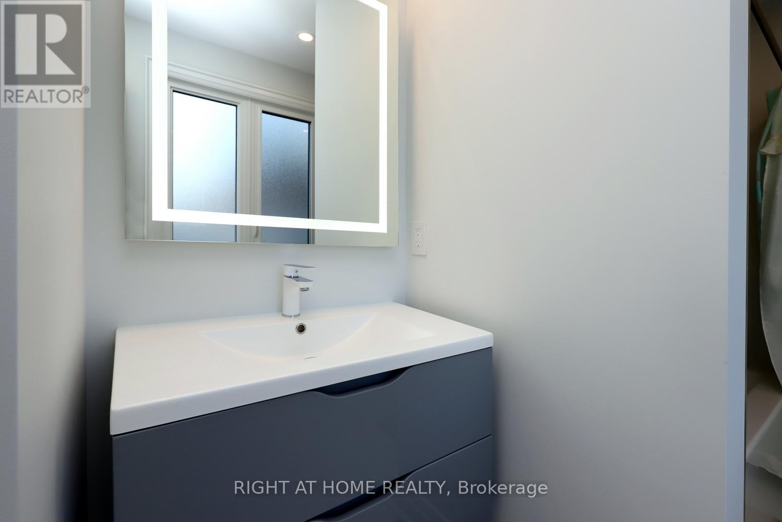 2968 Nipiwin Drive N, Mississauga, Ontario  L5N 1X9 - Photo 23 - W12450008