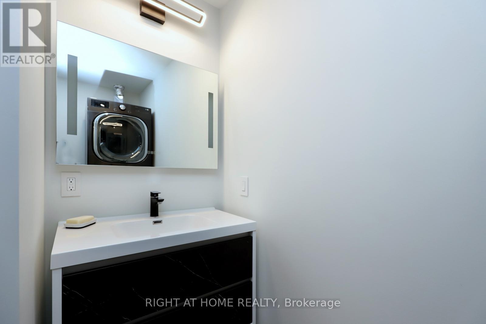 2968 Nipiwin Drive N, Mississauga, Ontario  L5N 1X9 - Photo 28 - W12450008