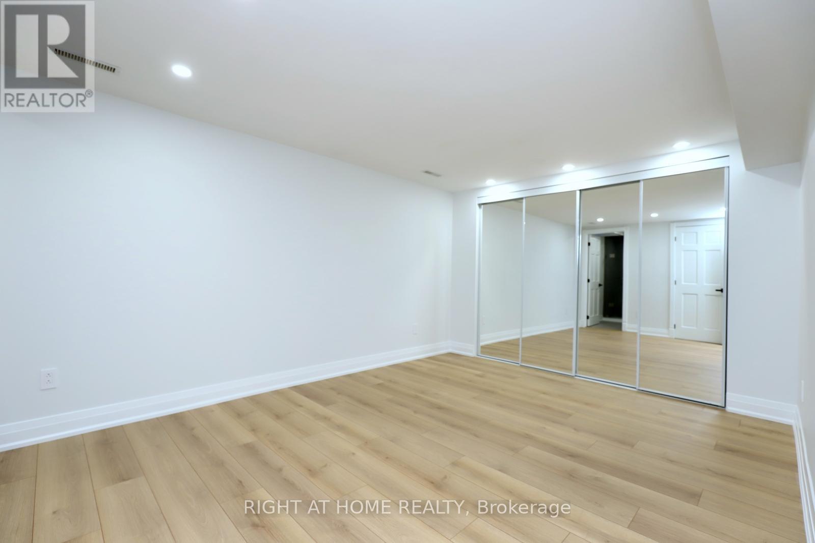 2968 Nipiwin Drive N, Mississauga, Ontario  L5N 1X9 - Photo 32 - W12450008