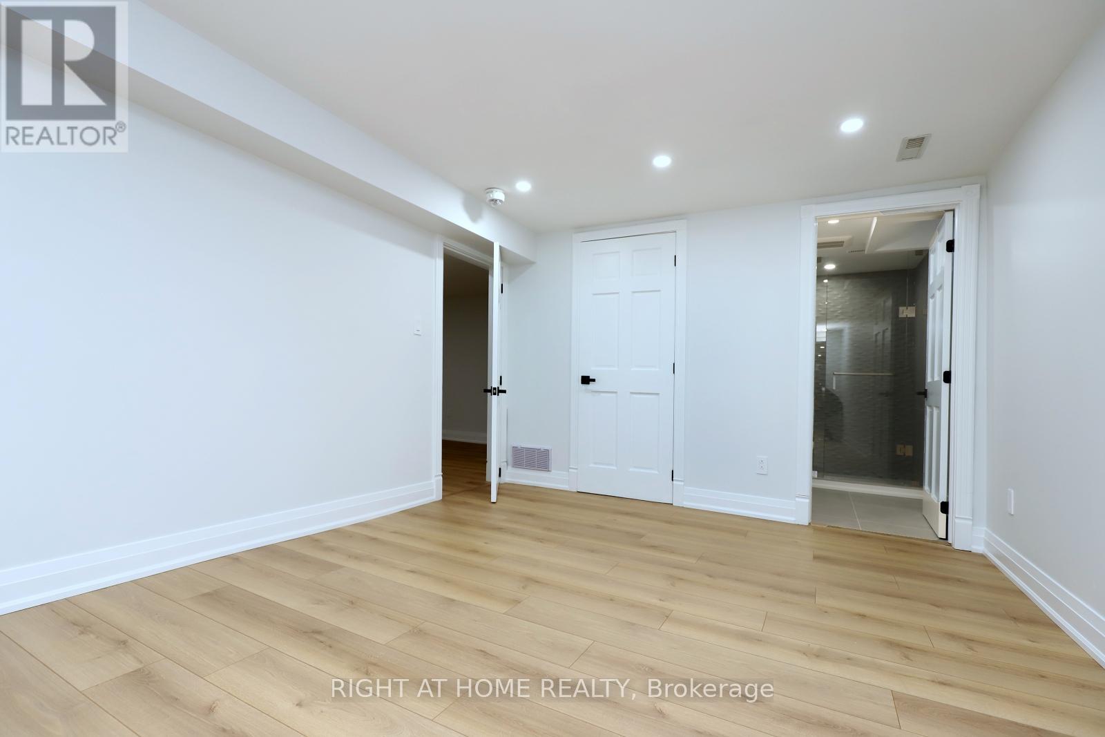 2968 Nipiwin Drive N, Mississauga, Ontario  L5N 1X9 - Photo 33 - W12450008