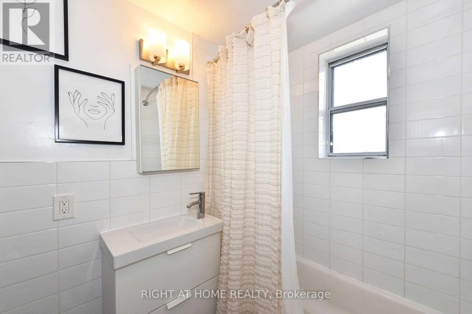 121 Fourth Street, Toronto, Ontario  M8V 2Y6 - Photo 18 - W12450015