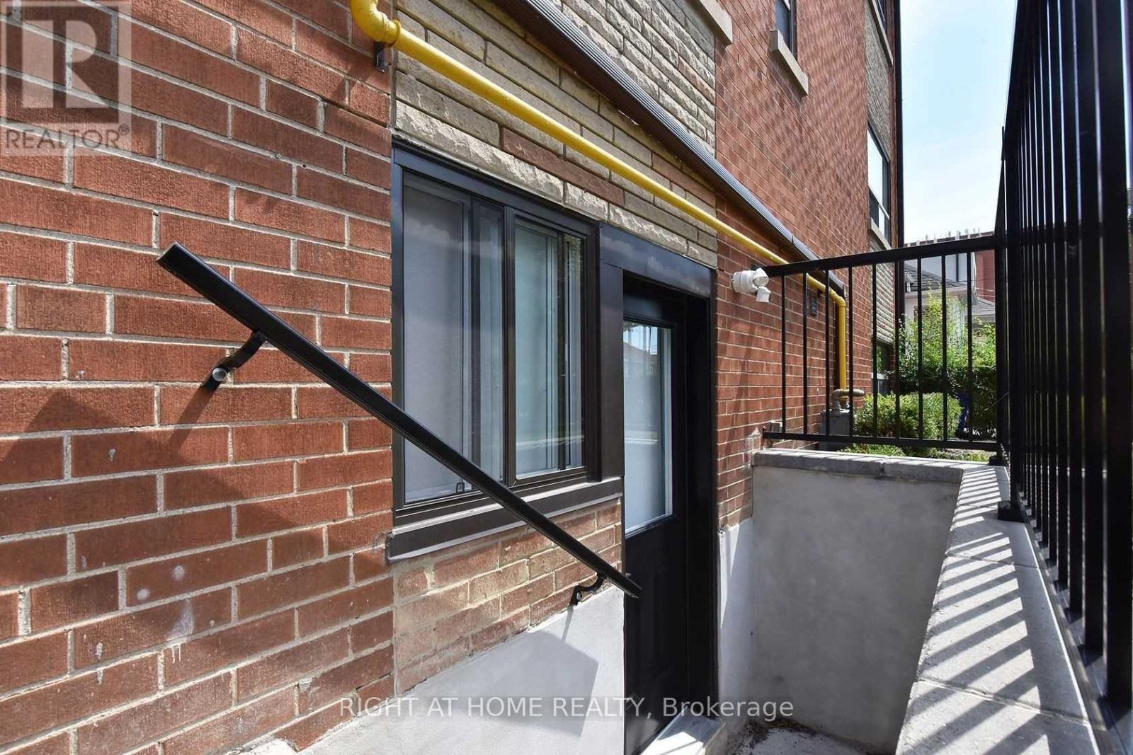 121 Fourth Street, Toronto, Ontario  M8V 2Y6 - Photo 36 - W12450015