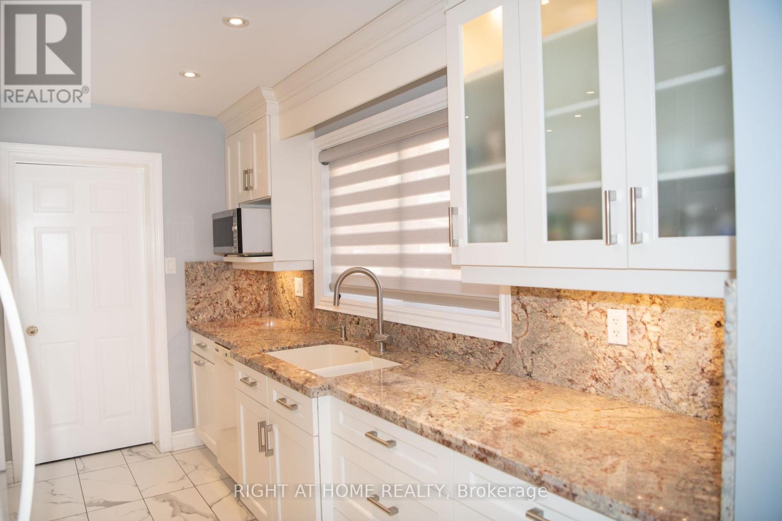 348 Nahani Way, Mississauga, Ontario  L4Z 3B4 - Photo 18 - W12450021