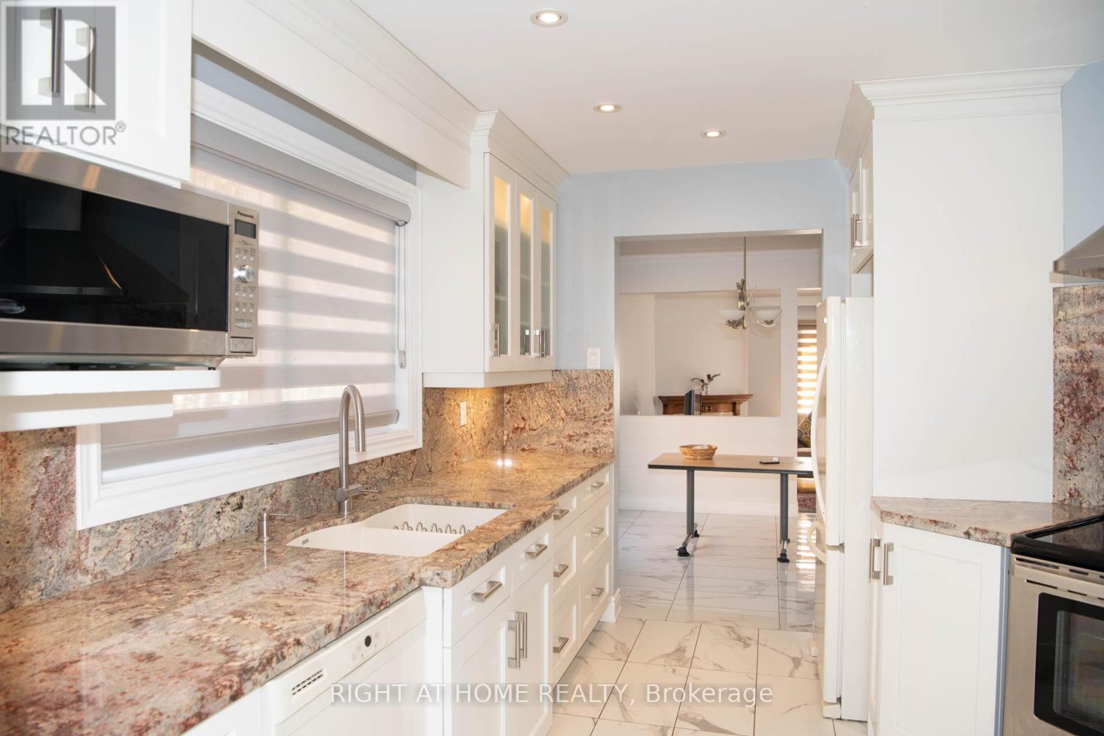 348 Nahani Way, Mississauga, Ontario  L4Z 3B4 - Photo 21 - W12450021