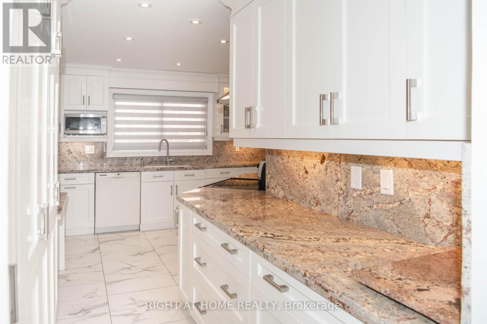348 Nahani Way, Mississauga, Ontario  L4Z 3B4 - Photo 23 - W12450021