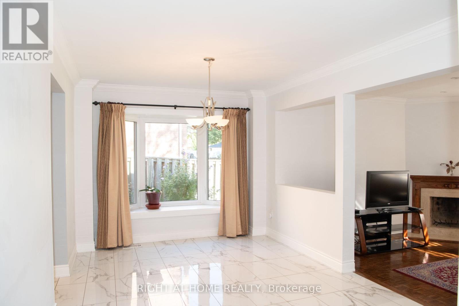 348 Nahani Way, Mississauga, Ontario  L4Z 3B4 - Photo 24 - W12450021