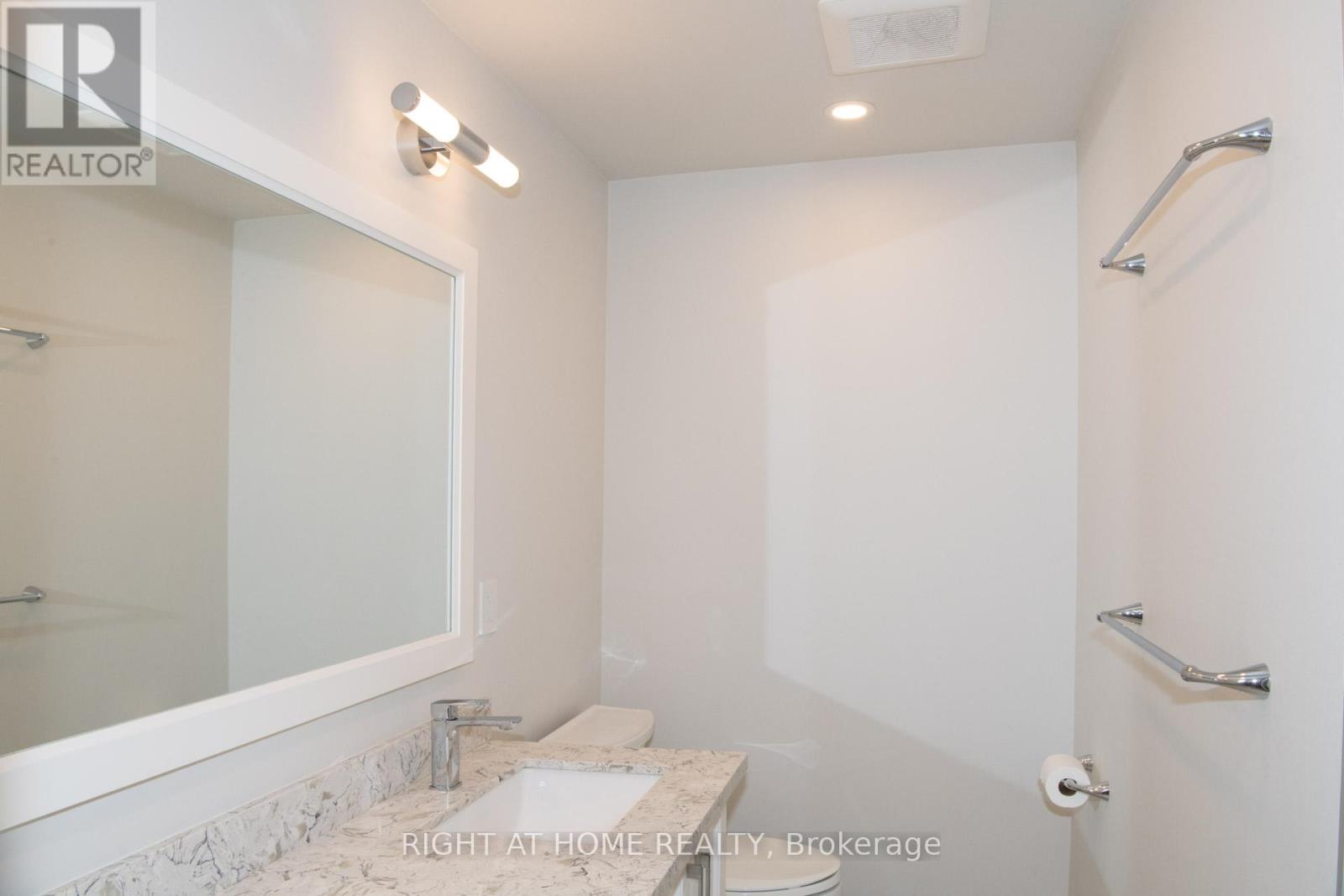 348 Nahani Way, Mississauga, Ontario  L4Z 3B4 - Photo 35 - W12450021