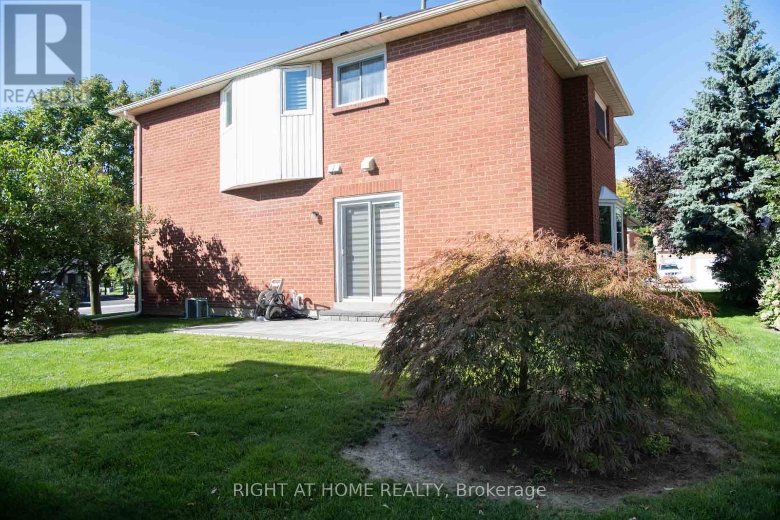348 Nahani Way, Mississauga, Ontario  L4Z 3B4 - Photo 6 - W12450021