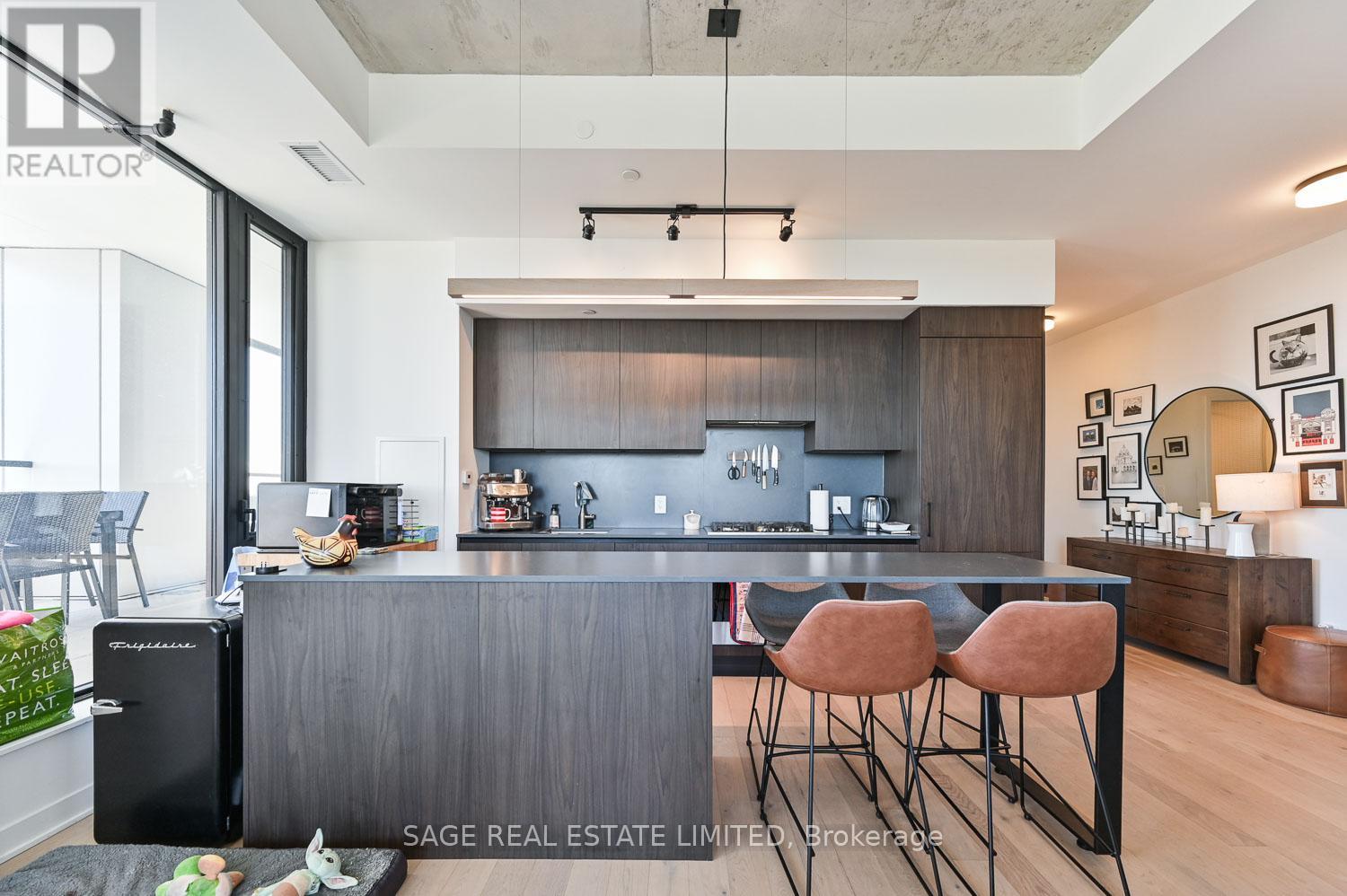 811 - 2720 Dundas Street W, Toronto, Ontario  M6P 1Y2 - Photo 5 - W12450031