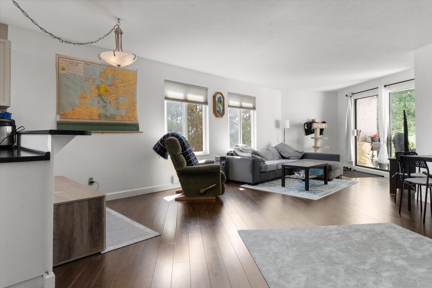 301 33598 George Ferguson Way, Abbotsford, British Columbia  V2S 2L8 - Photo 3 - R3031387