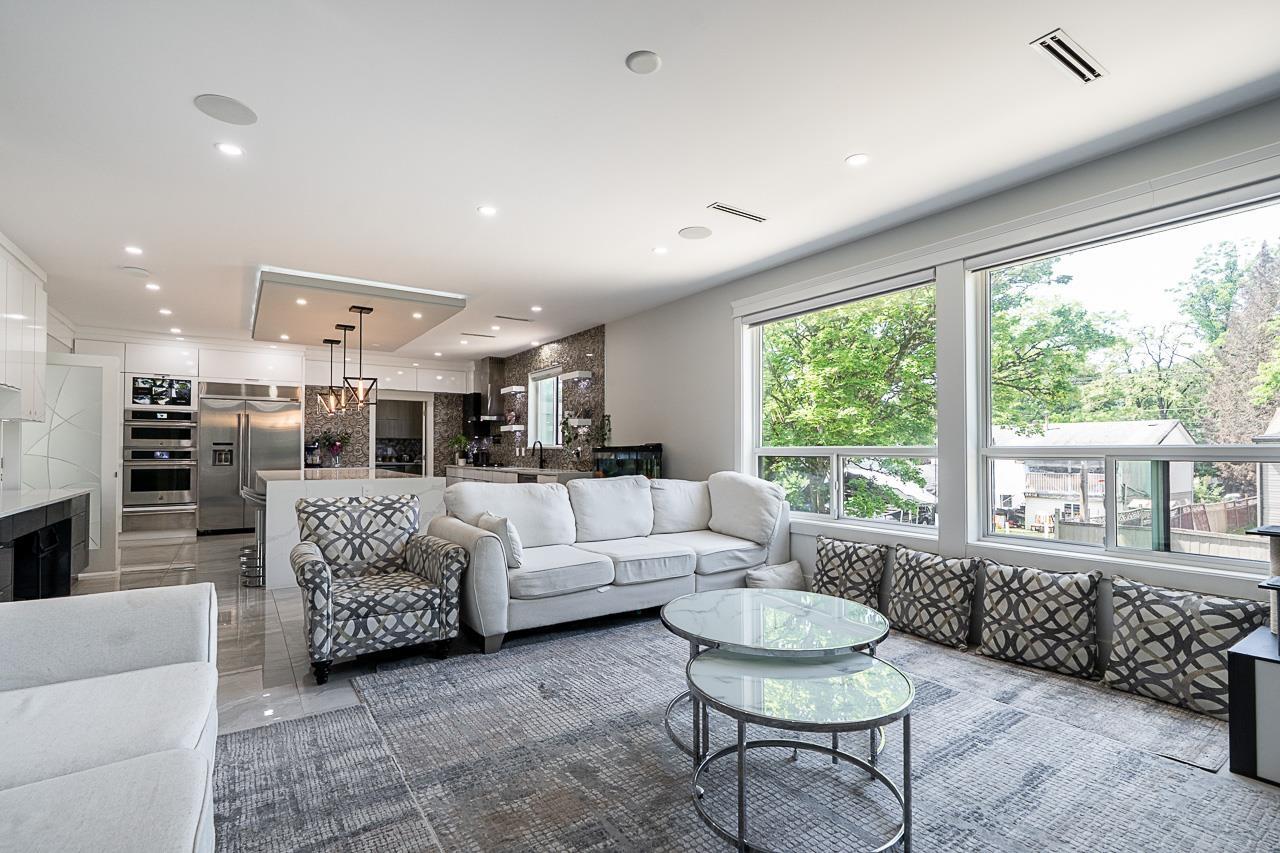 9417 132a Street, Surrey, British Columbia  V3V 6W3 - Photo 1 - R3056254