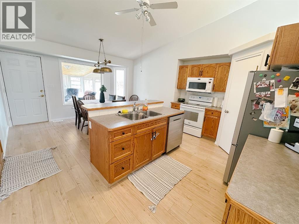 6125 54 Street, Rocky Mountain House, Alberta  T4T 1P1 - Photo 6 - A2262665