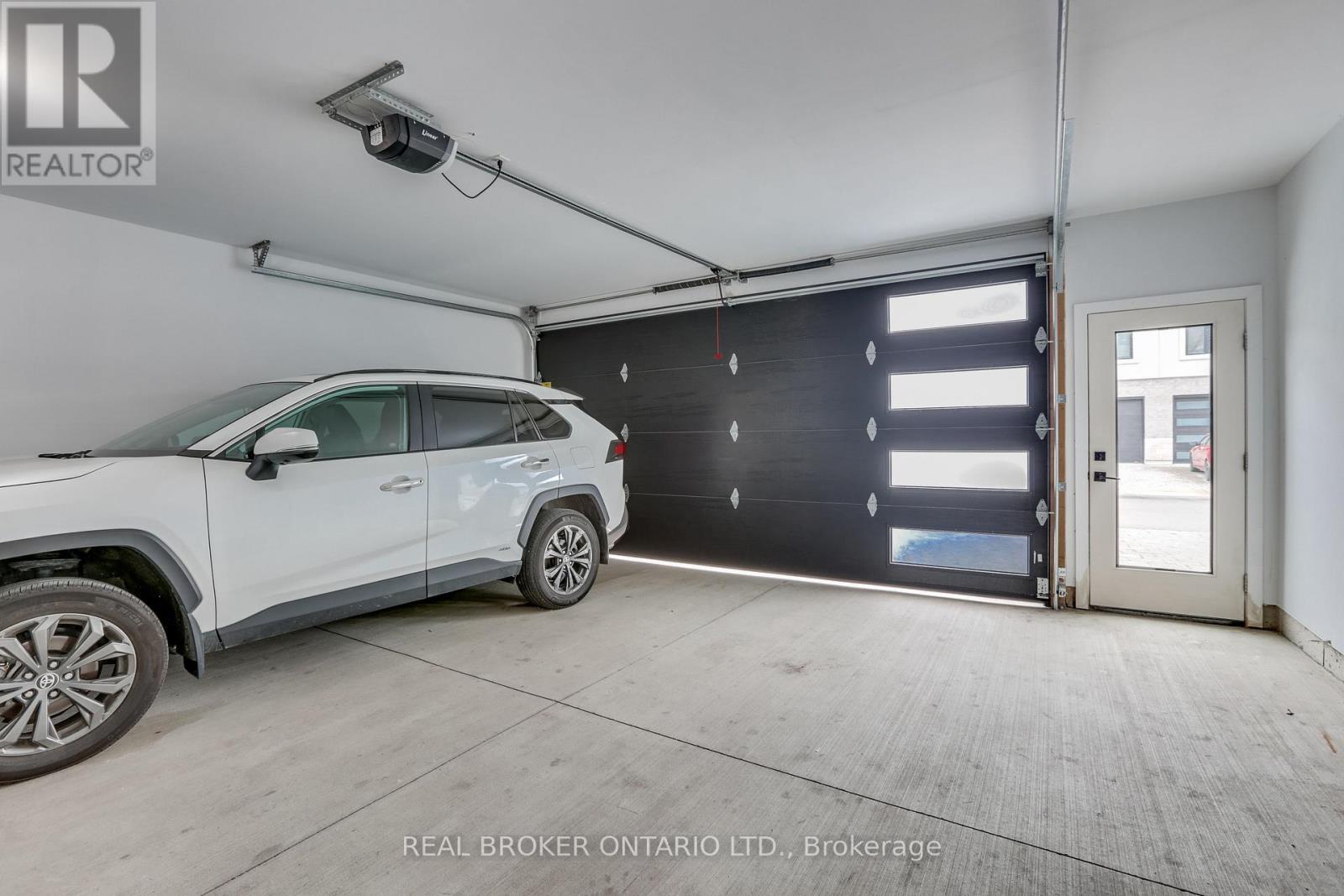 3394 Singleton Avenue, London South (South W), Ontario  N6J 2J2 - Photo 30 - X12449874