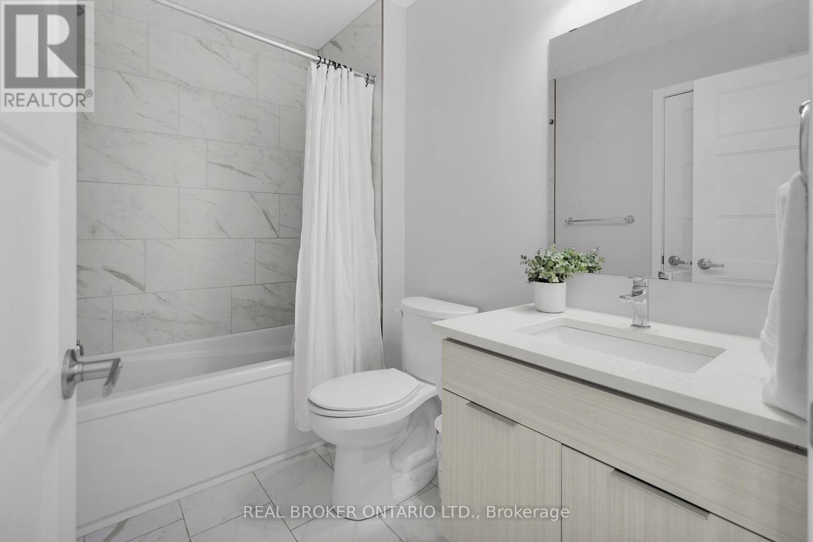 3394 Singleton Avenue, London South (South W), Ontario  N6J 2J2 - Photo 8 - X12449874