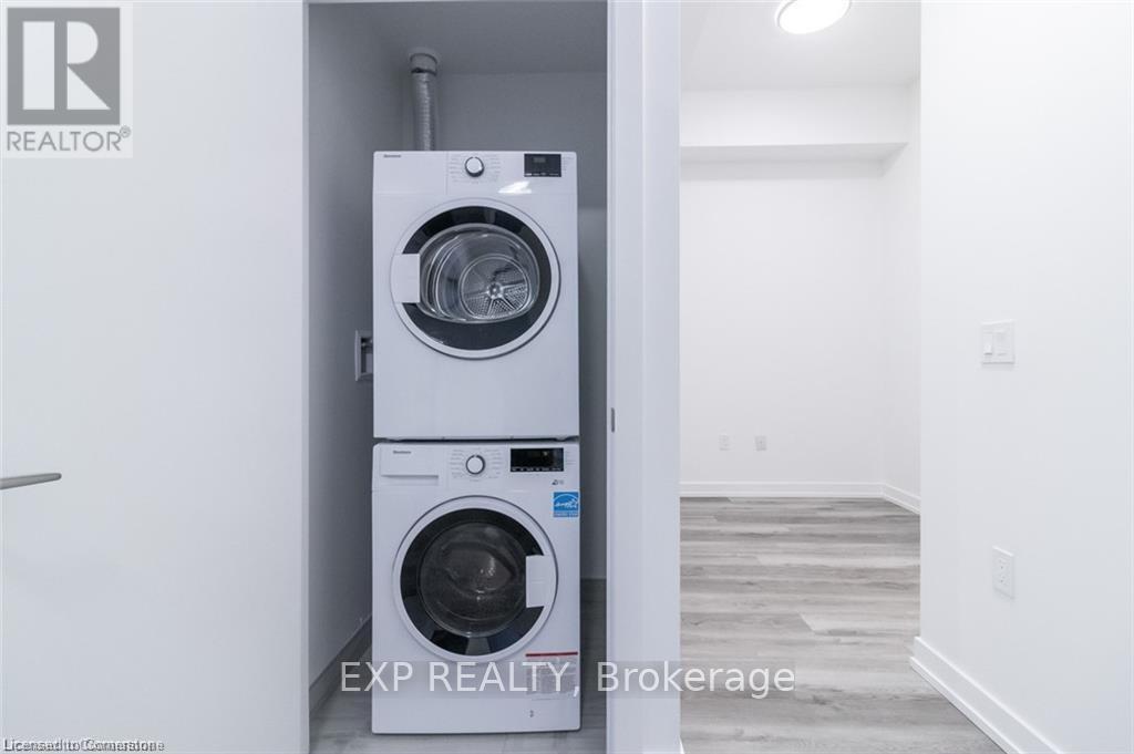 510 - 15 Wellington Street, Kitchener, Ontario  N2G 0E4 - Photo 10 - X12449876