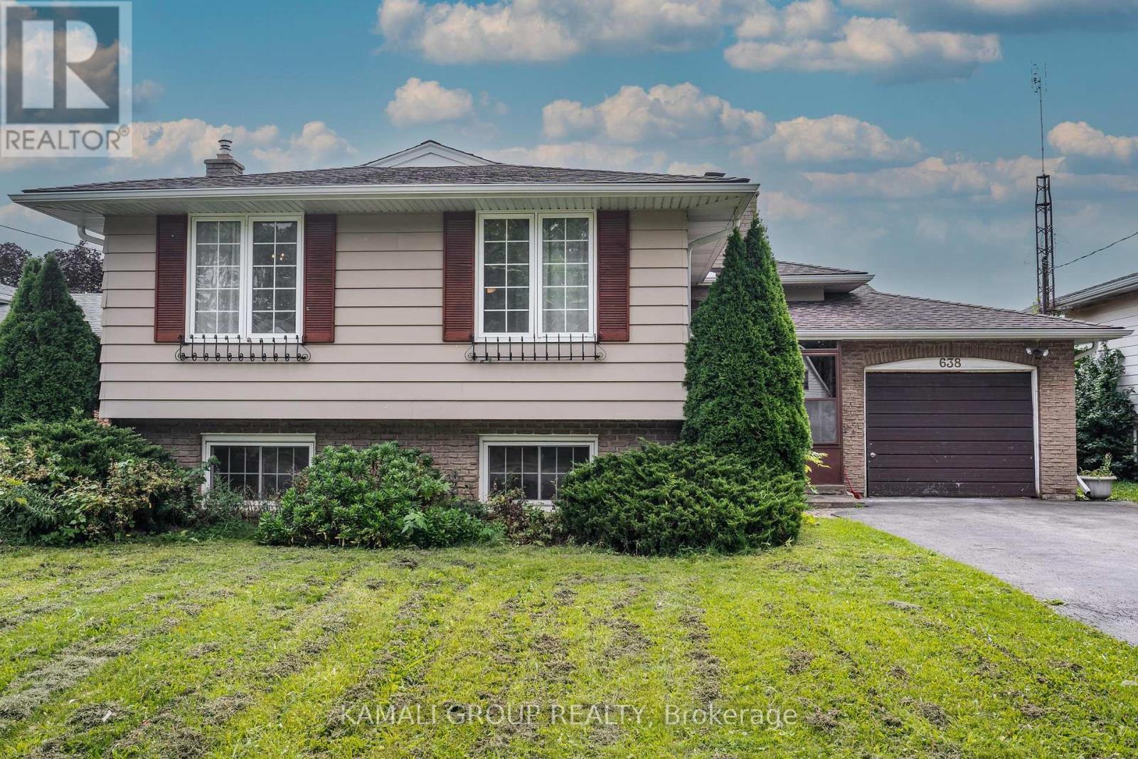 638 Carlton Street, St. Catharines, Ontario  L2M 4Y5 - Photo 1 - X12449889