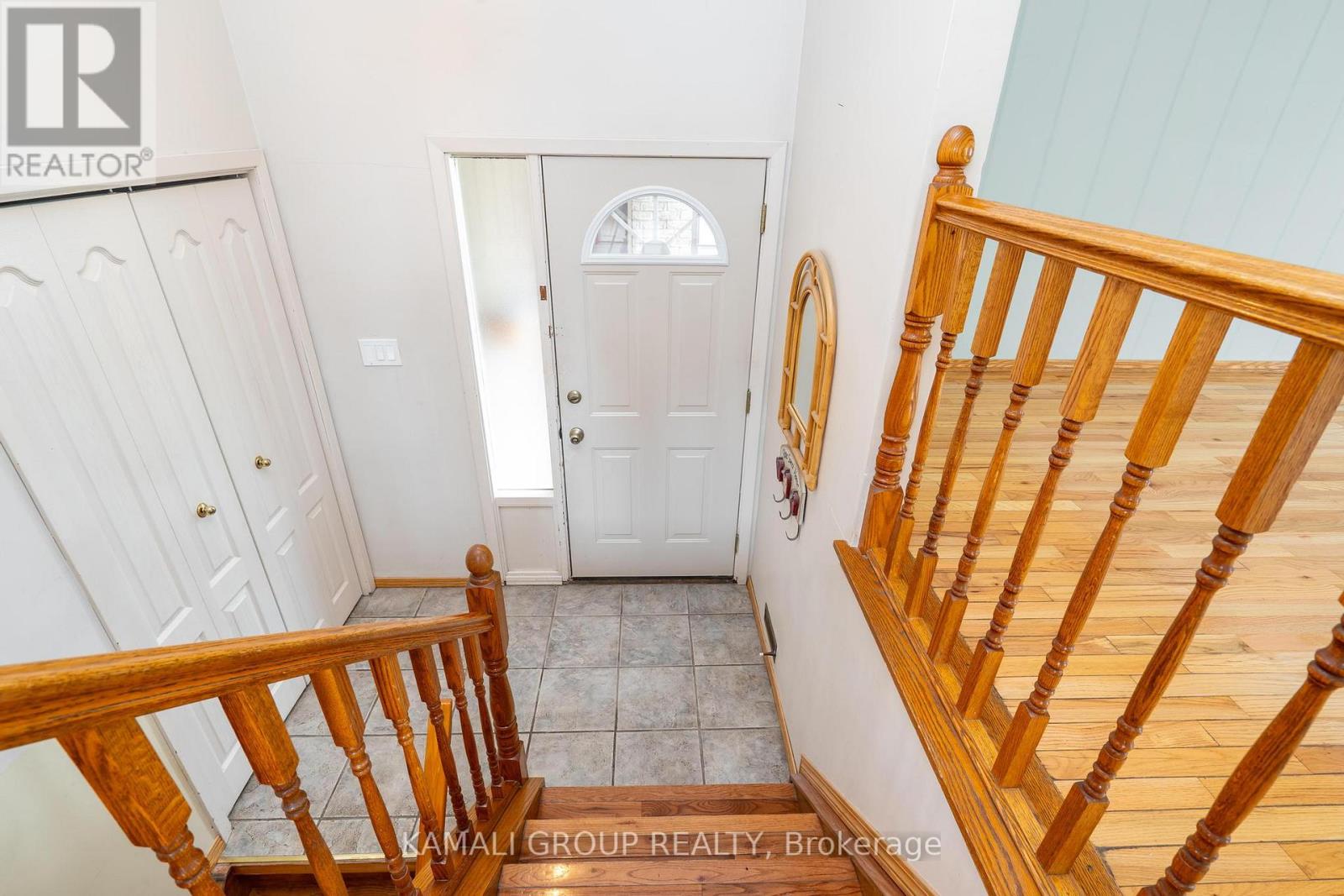 638 Carlton Street, St. Catharines, Ontario  L2M 4Y5 - Photo 2 - X12449889