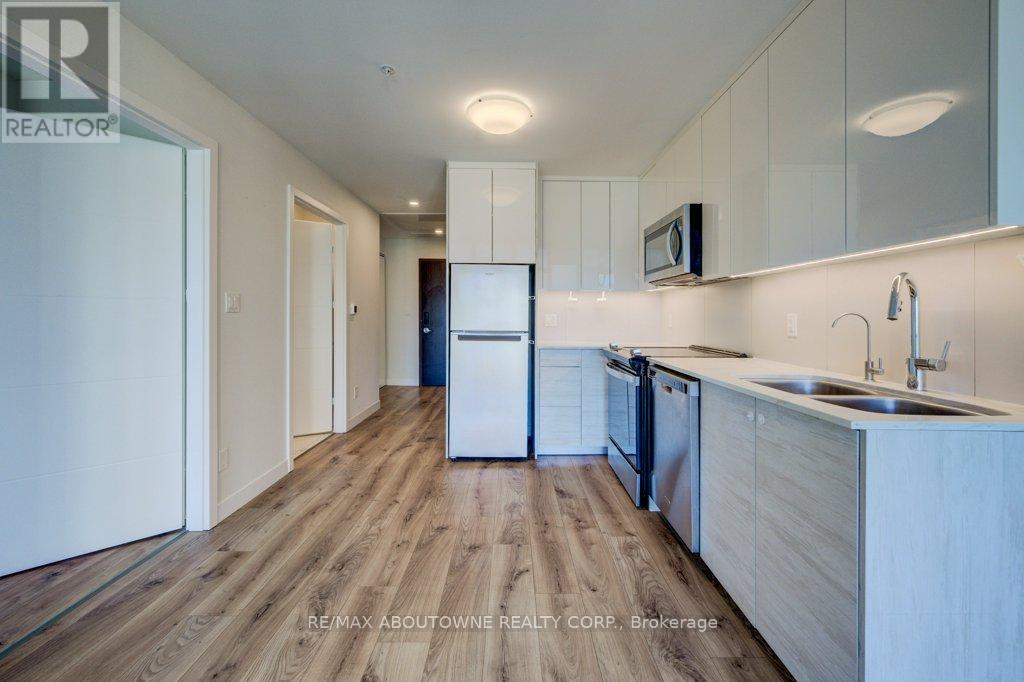 903 - 60 Frederick Street, Kitchener, Ontario  N2H 0C7 - Photo 12 - X12449917
