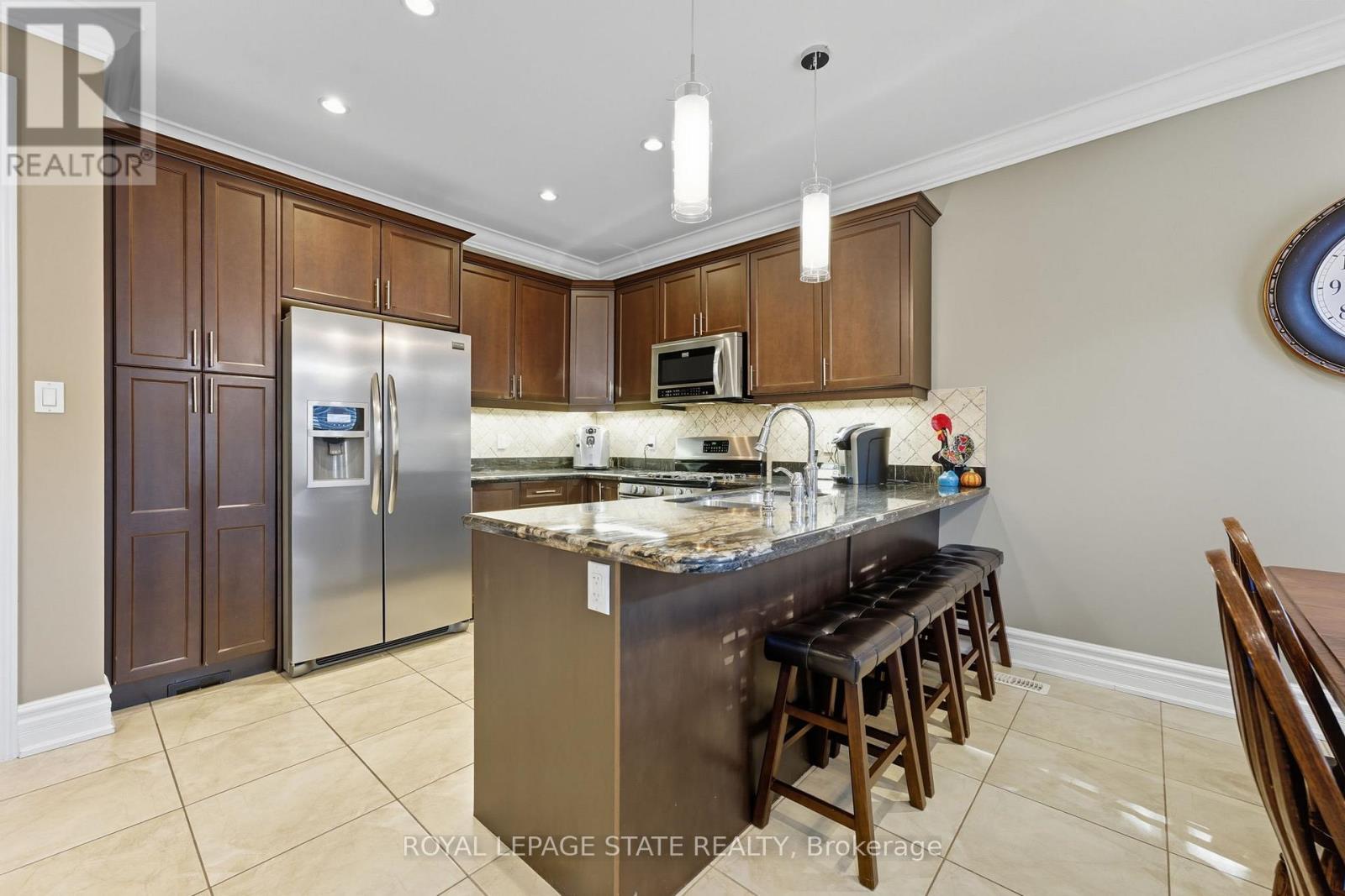 15 Morning Mist Drive, Hamilton (Sheldon), Ontario  L9B 0E5 - Photo 12 - X12449932