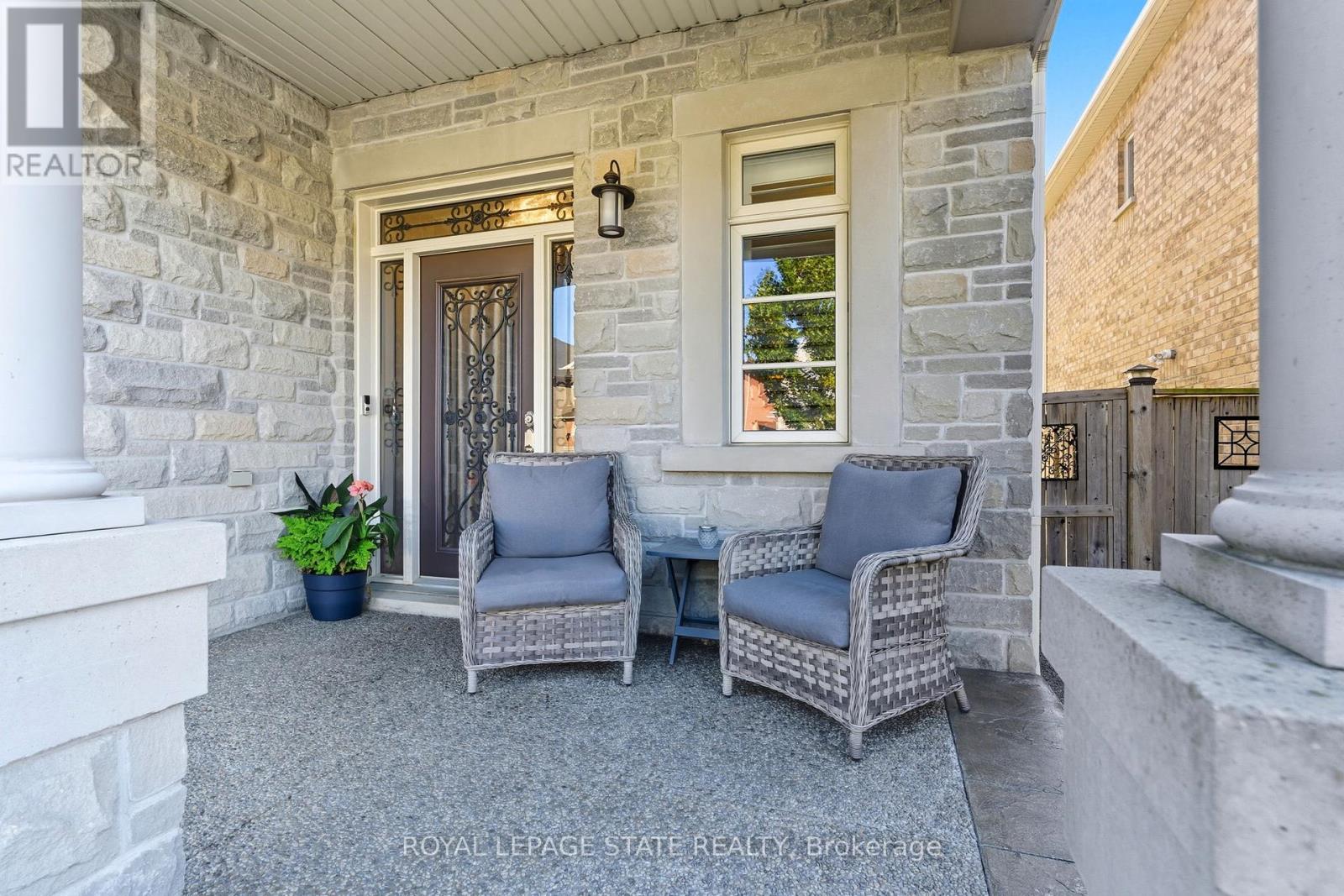 15 Morning Mist Drive, Hamilton (Sheldon), Ontario  L9B 0E5 - Photo 3 - X12449932