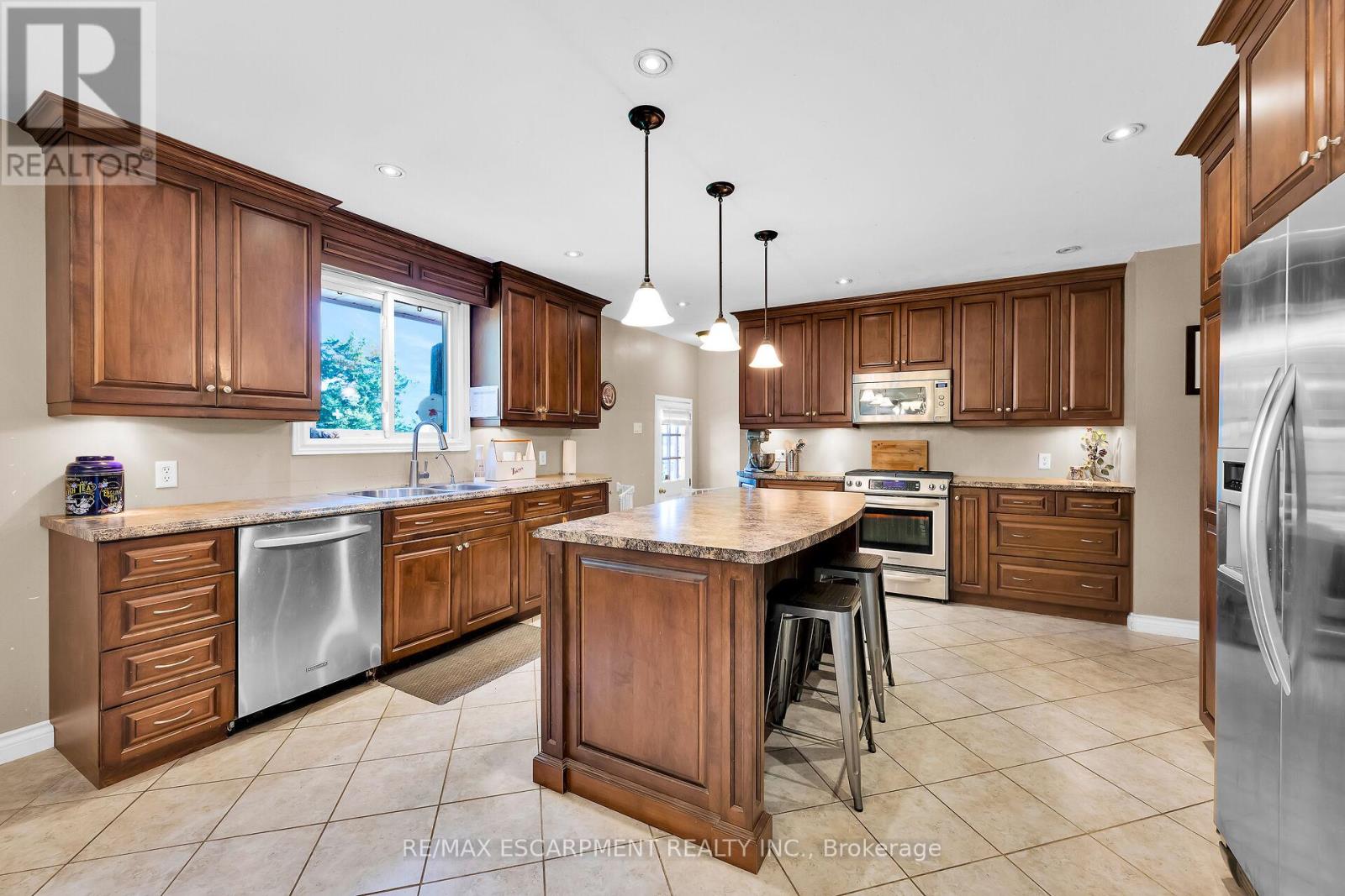 757 4th Line, Haldimand, Ontario  N3W 2B1 - Photo 5 - X12449938