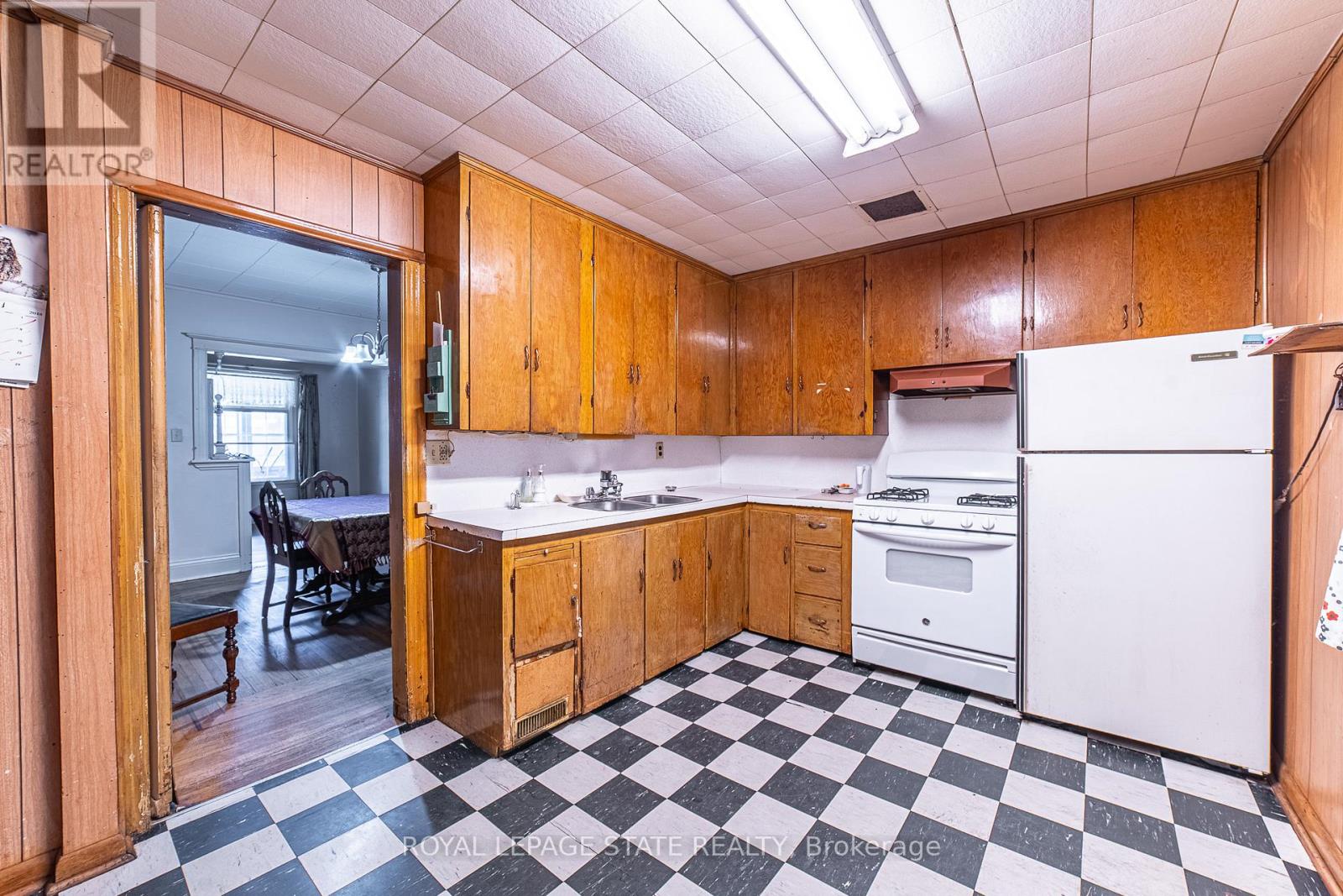 35 Sherman Avenue N, Hamilton (Gibson), Ontario  L8L 6L9 - Photo 11 - X12449975