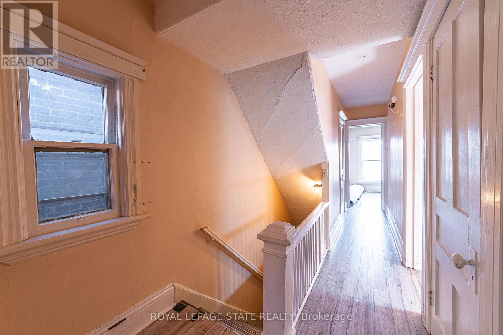 35 Sherman Avenue N, Hamilton (Gibson), Ontario  L8L 6L9 - Photo 13 - X12449975