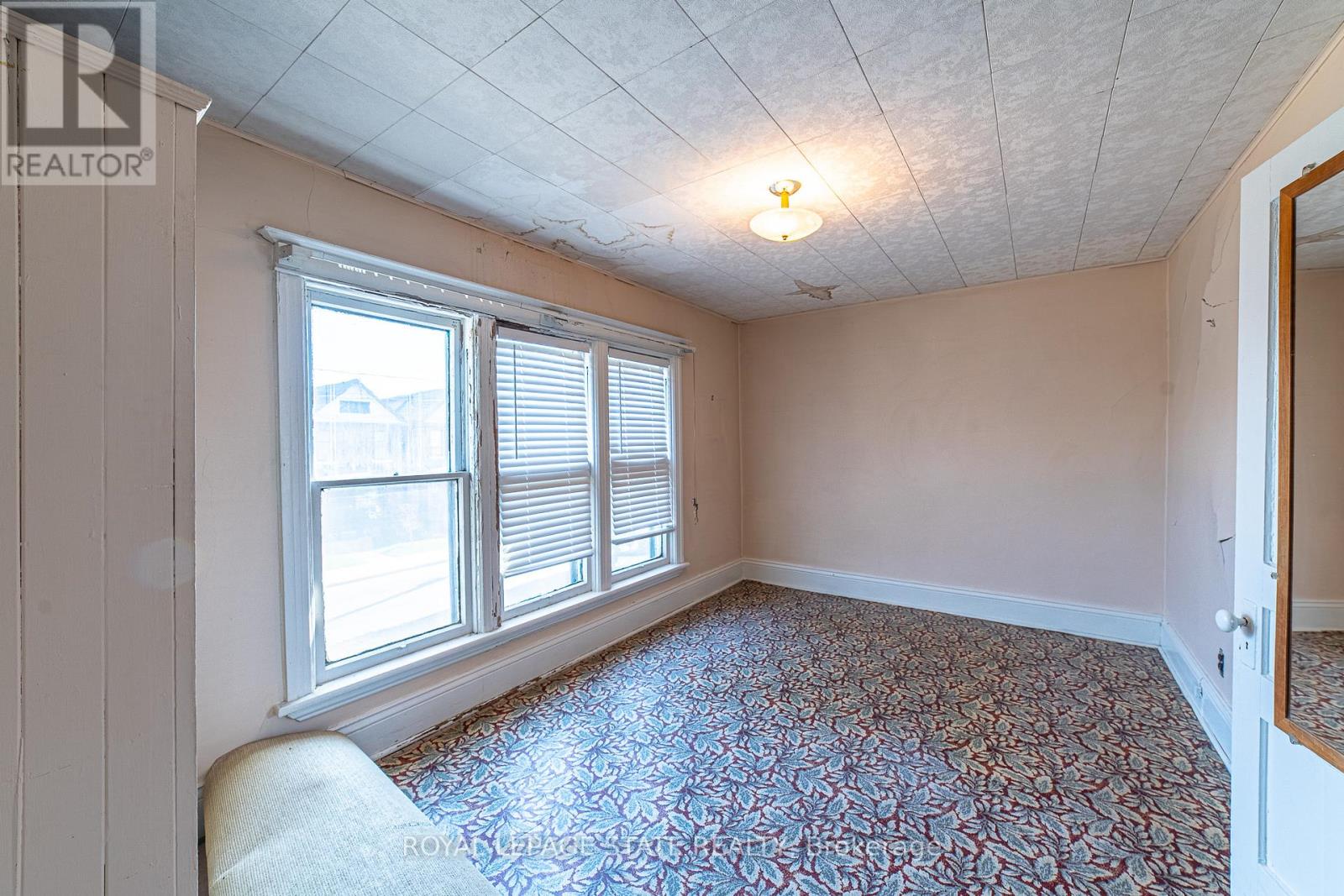 35 Sherman Avenue N, Hamilton (Gibson), Ontario  L8L 6L9 - Photo 16 - X12449975