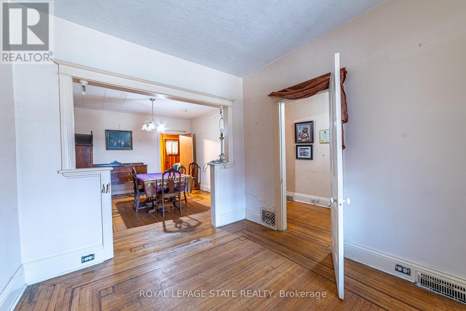 35 Sherman Avenue N, Hamilton (Gibson), Ontario  L8L 6L9 - Photo 7 - X12449975