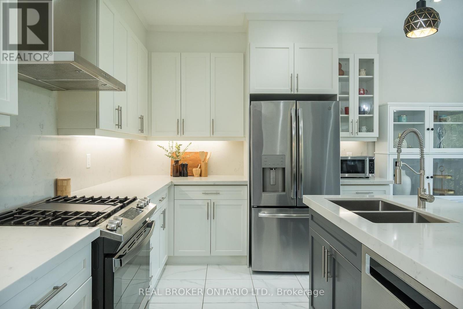 180 Edgar Bonner Avenue, Guelph/eramosa (Rockwood), Ontario  N0B 2K0 - Photo 21 - X12449986