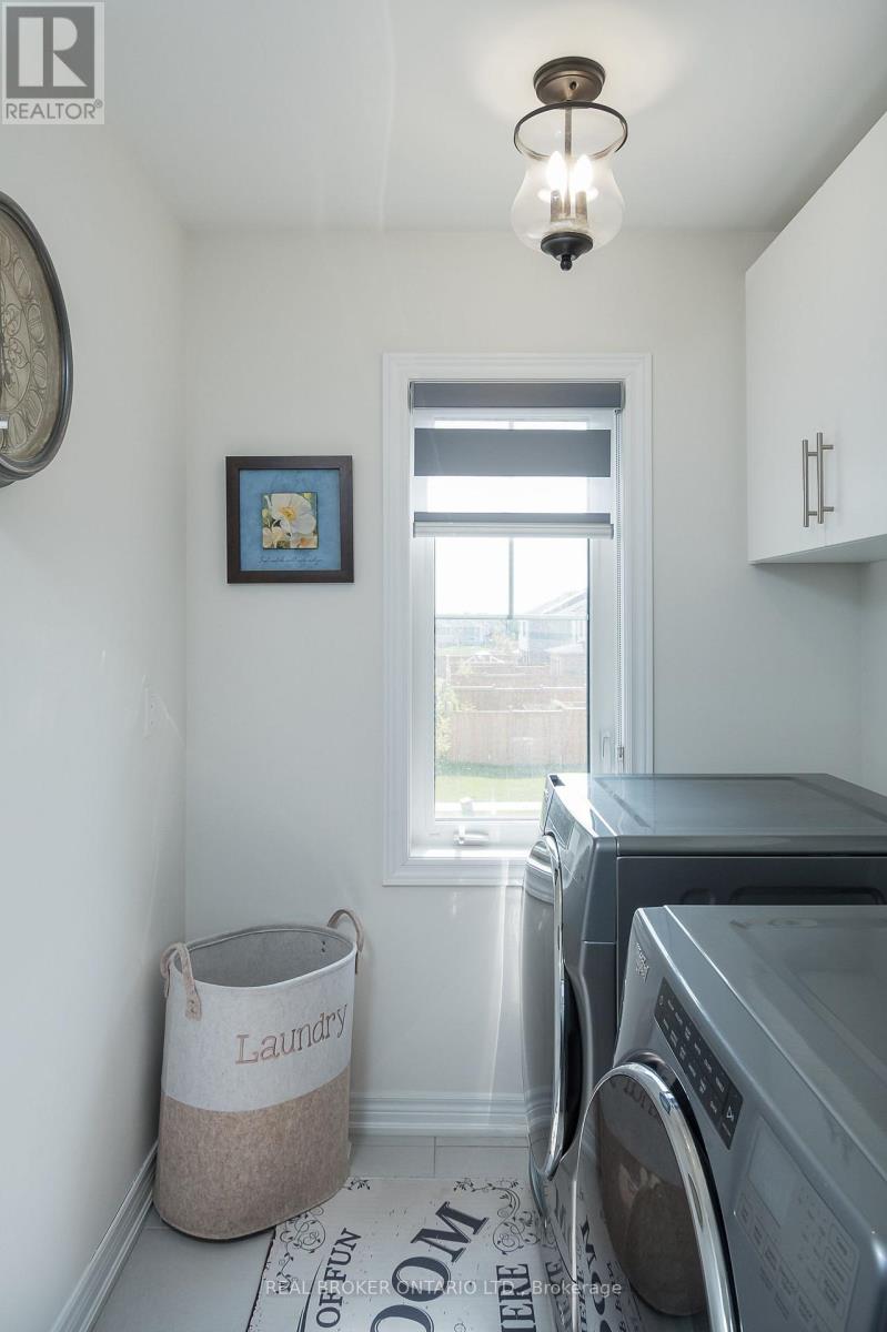 180 Edgar Bonner Avenue, Guelph/eramosa (Rockwood), Ontario  N0B 2K0 - Photo 30 - X12449986