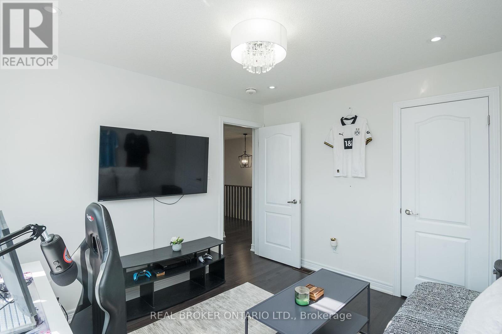 180 Edgar Bonner Avenue, Guelph/eramosa (Rockwood), Ontario  N0B 2K0 - Photo 34 - X12449986