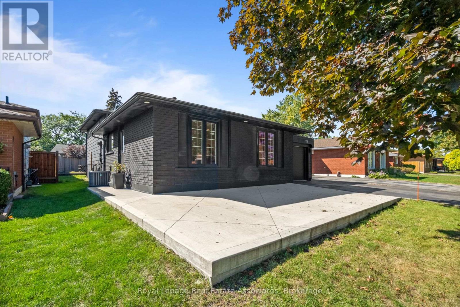 116 Boston Crescent, Hamilton, Ontario  L8T 4N2 - Photo 2 - X12450003