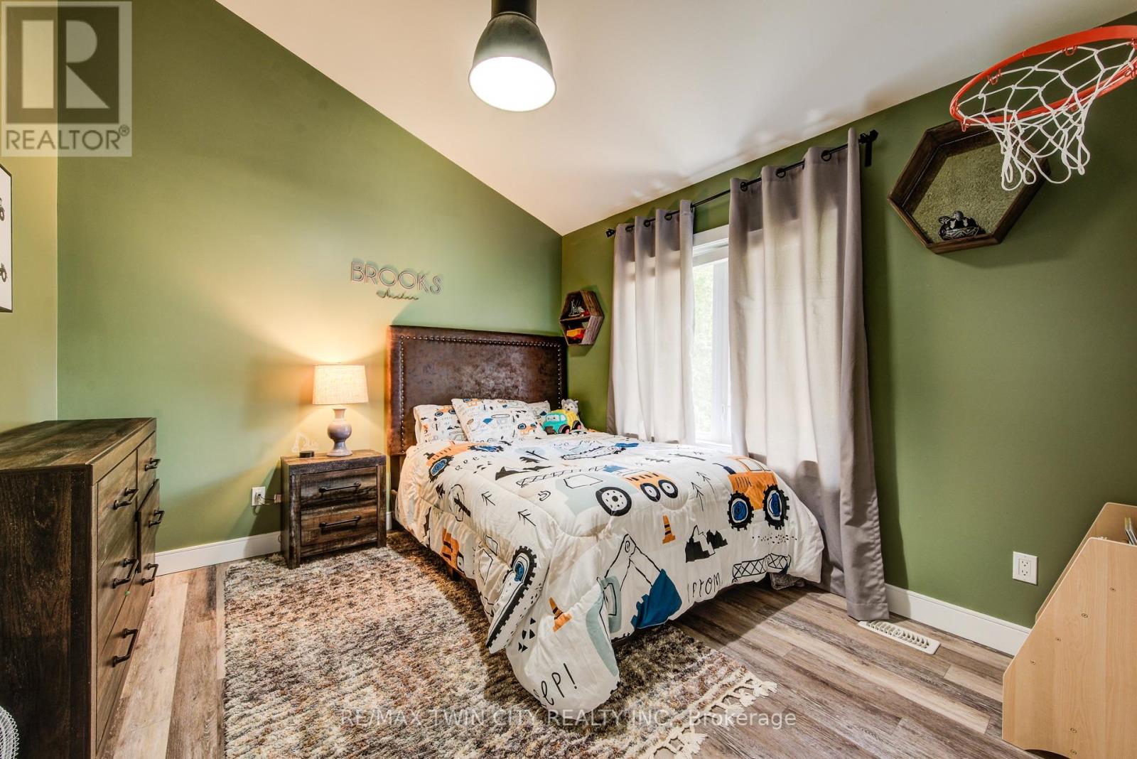 1020 Doering Street, Wellesley, Ontario  N0B 2T0 - Photo 25 - X12450010