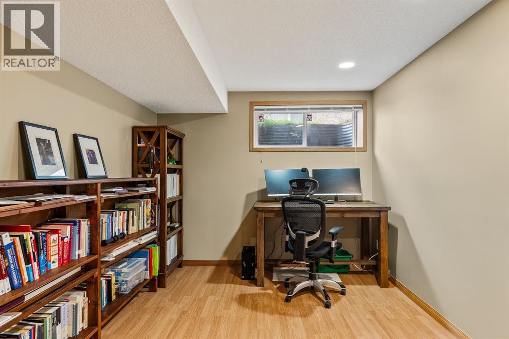 120 Simcoe Close Sw, Calgary, Alberta  T3H 4N3 - Photo 30 - A2262709