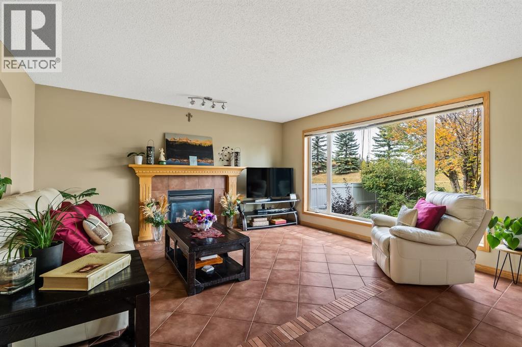 120 Simcoe Close Sw, Calgary, Alberta  T3H 4N3 - Photo 3 - A2262709
