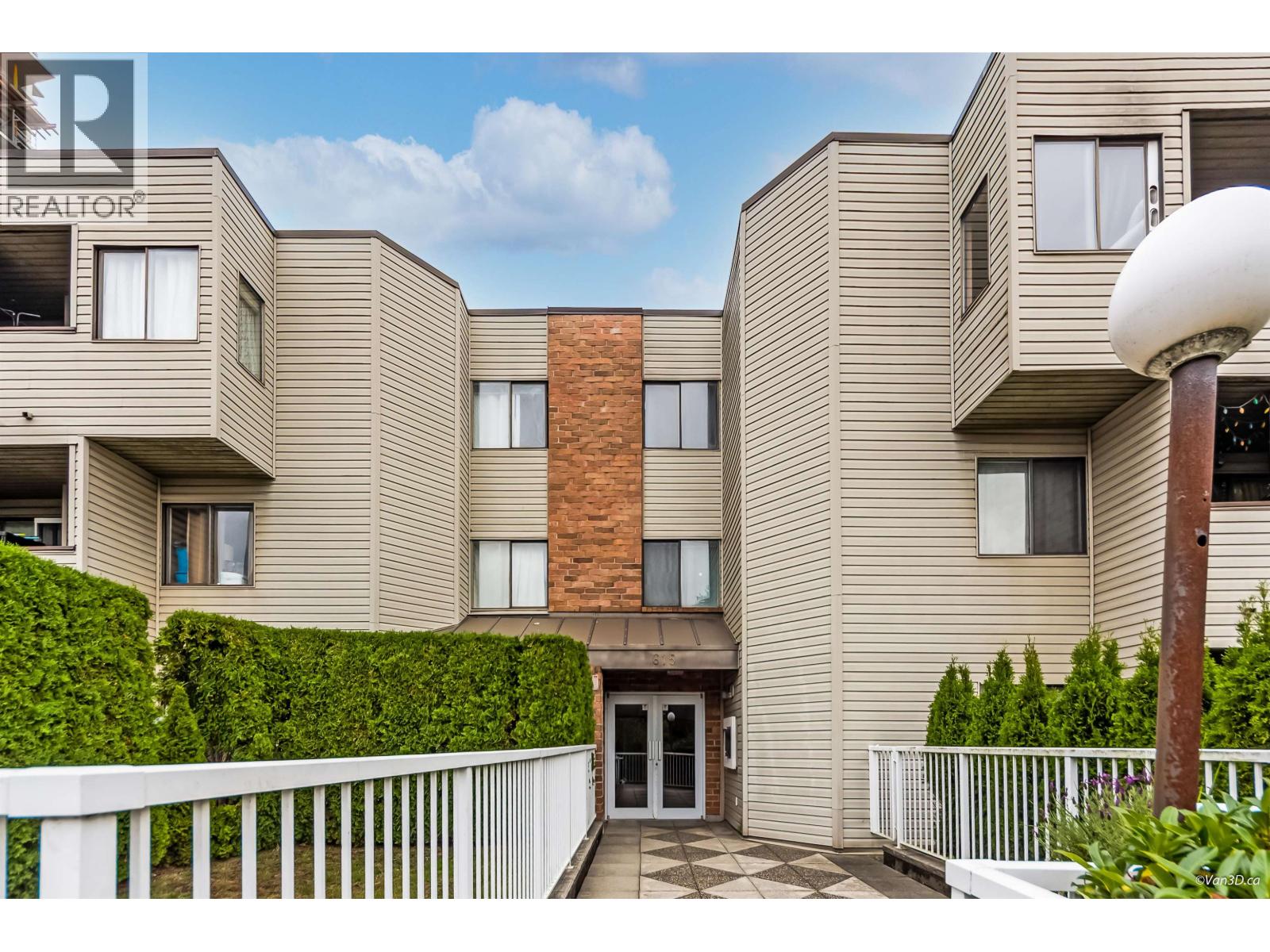 314 615 North Road, Coquitlam, British Columbia  V3J 1P1 - Photo 1 - R3055639