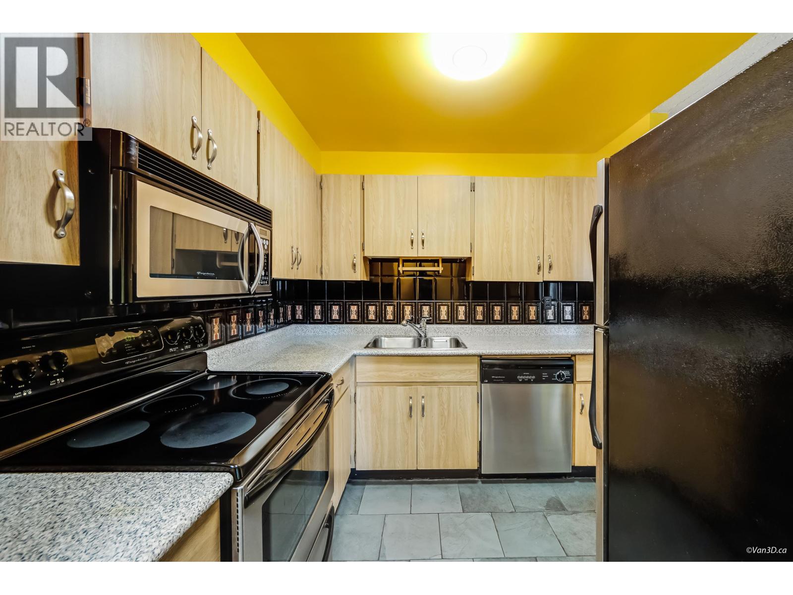 314 615 North Road, Coquitlam, British Columbia  V3J 1P1 - Photo 9 - R3055639