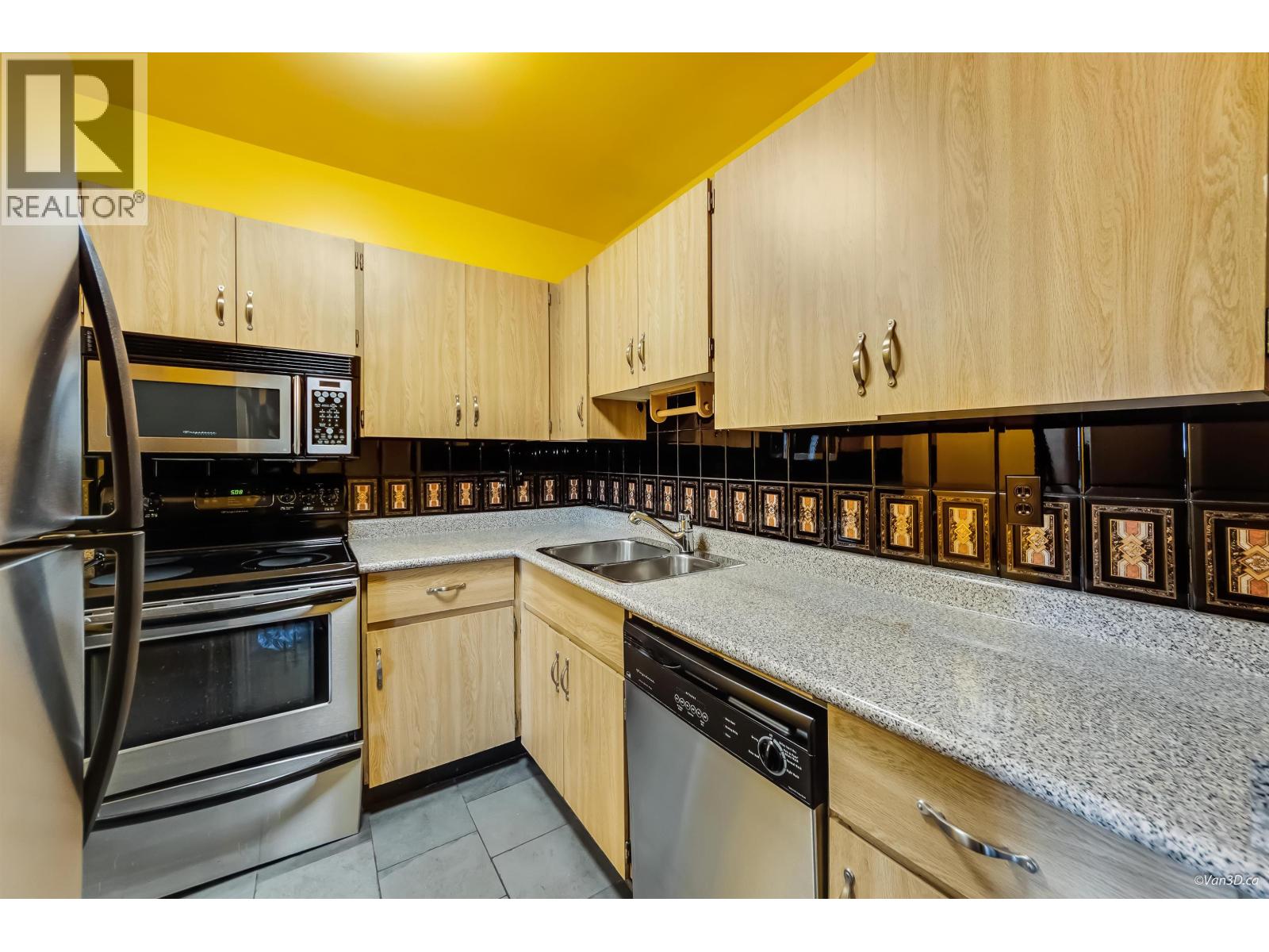 314 615 North Road, Coquitlam, British Columbia  V3J 1P1 - Photo 8 - R3055639